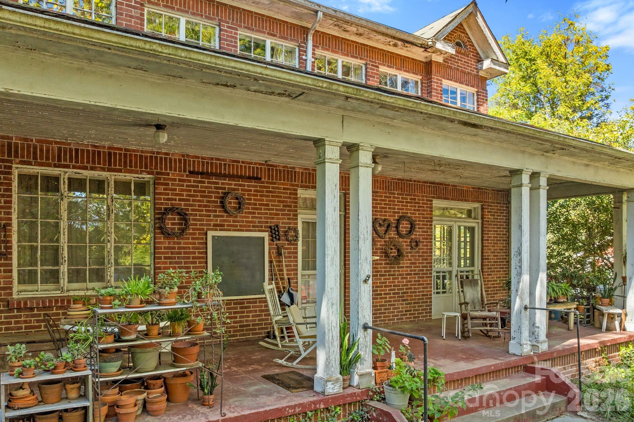 414 Beaucatcher Road — Asheville
