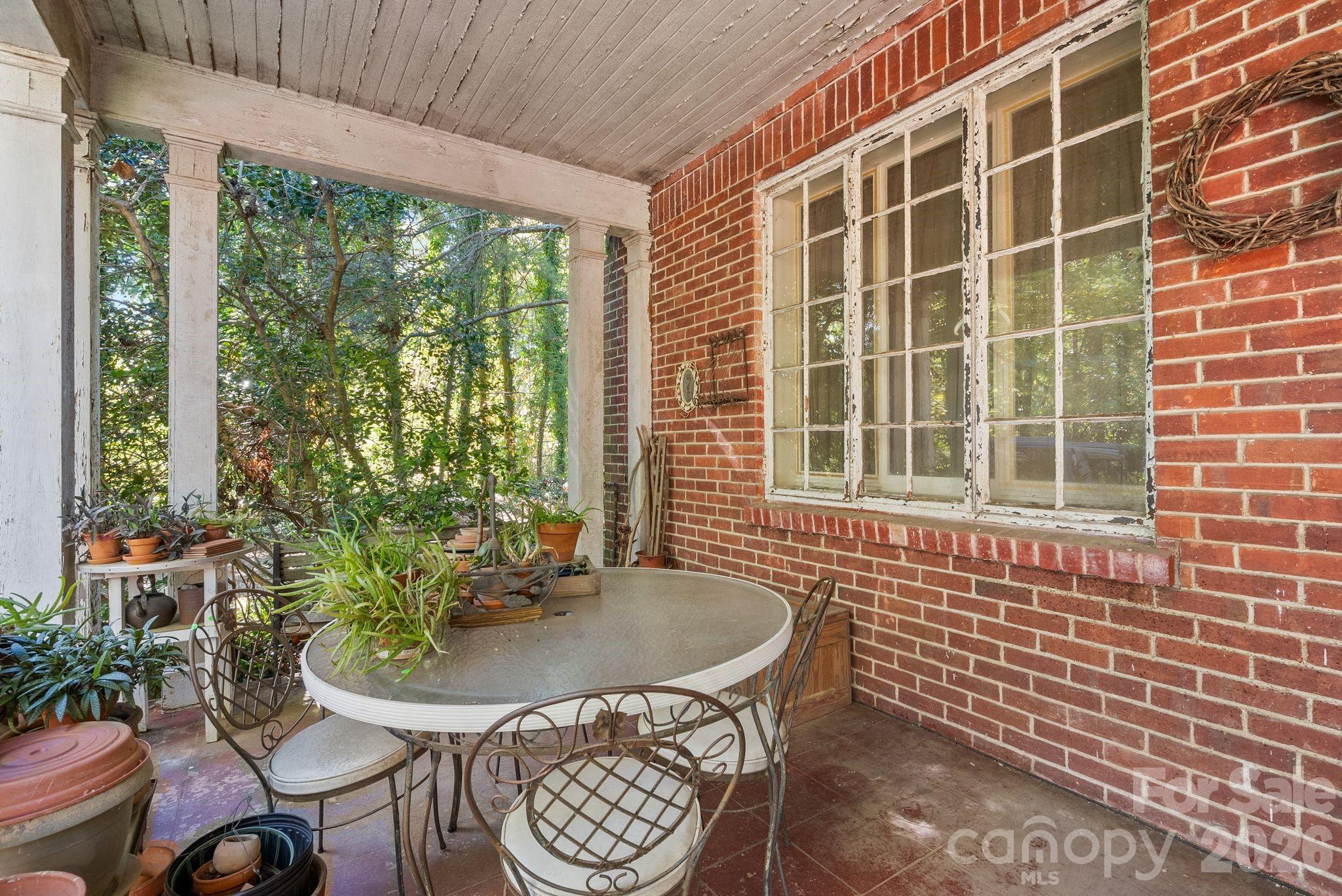 414 Beaucatcher Road — Asheville