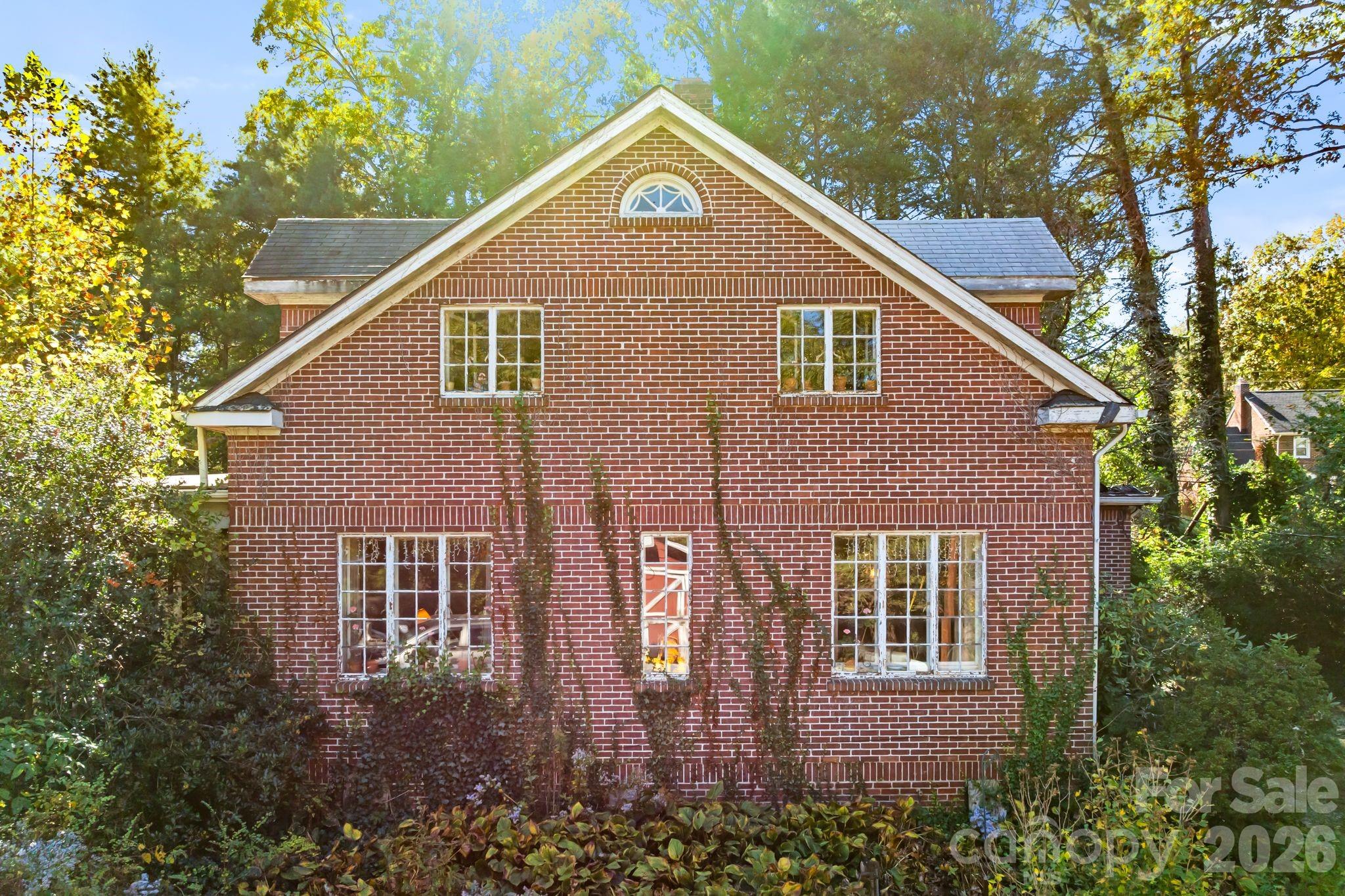 414 Beaucatcher Road — Asheville