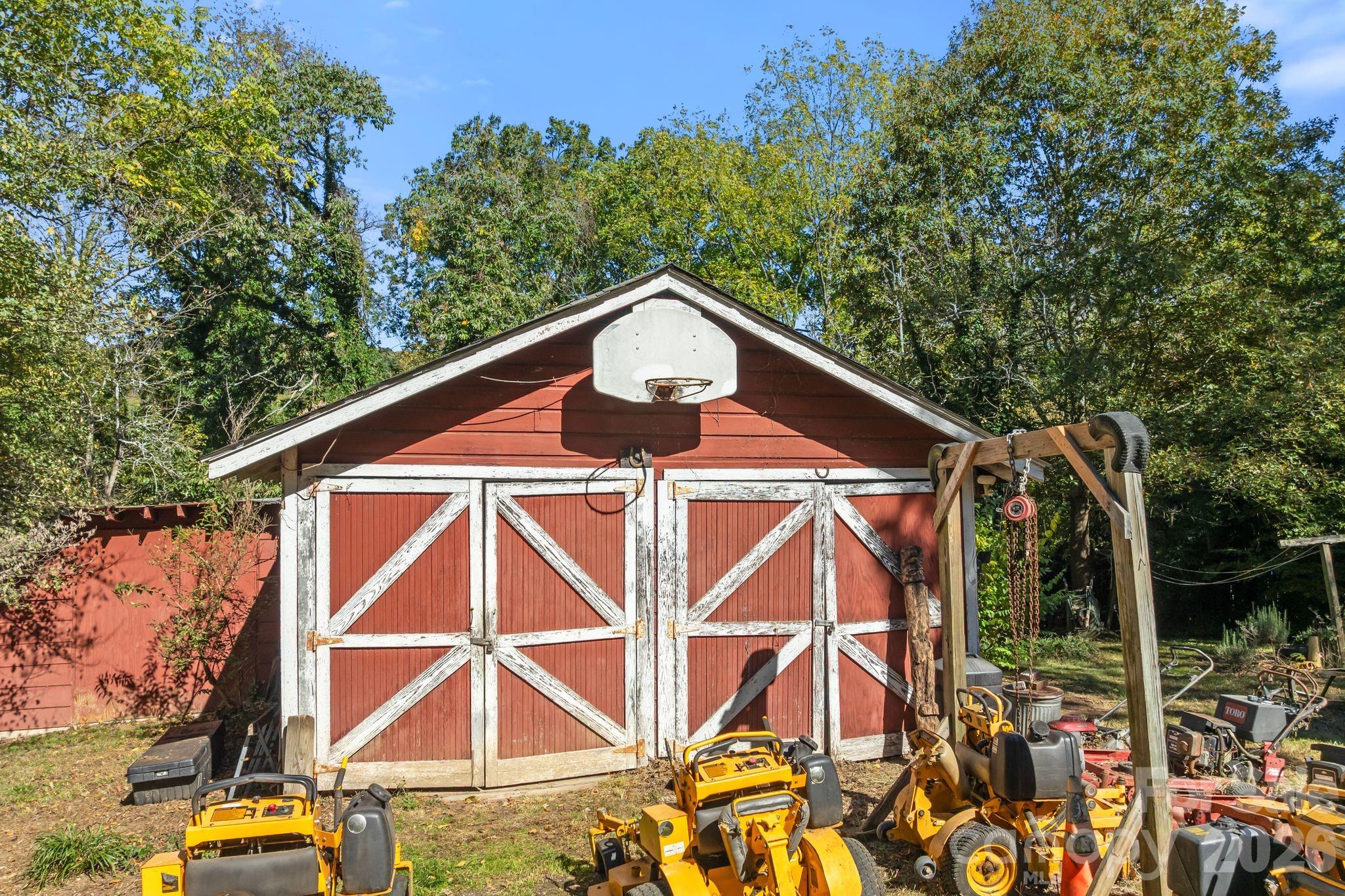 414 Beaucatcher Road — Asheville