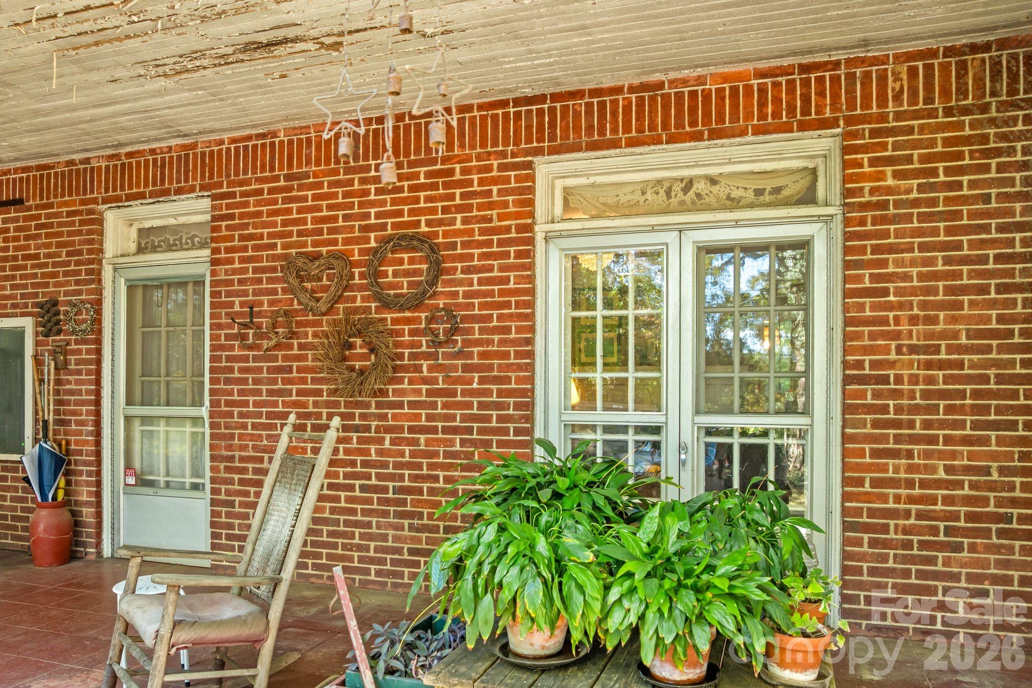 414 Beaucatcher Road — Asheville