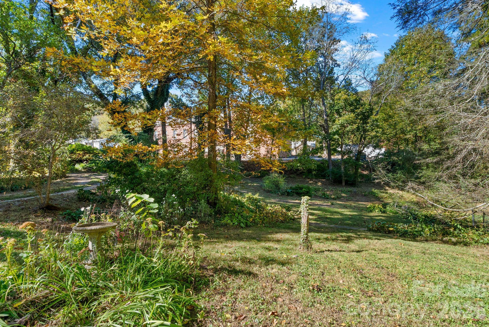 414 Beaucatcher Road — Asheville