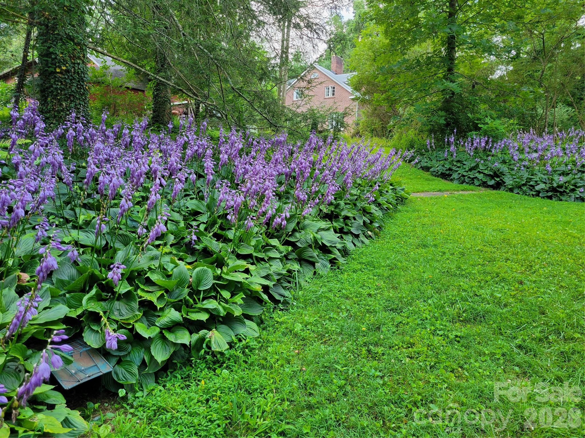 414 Beaucatcher Road — Asheville