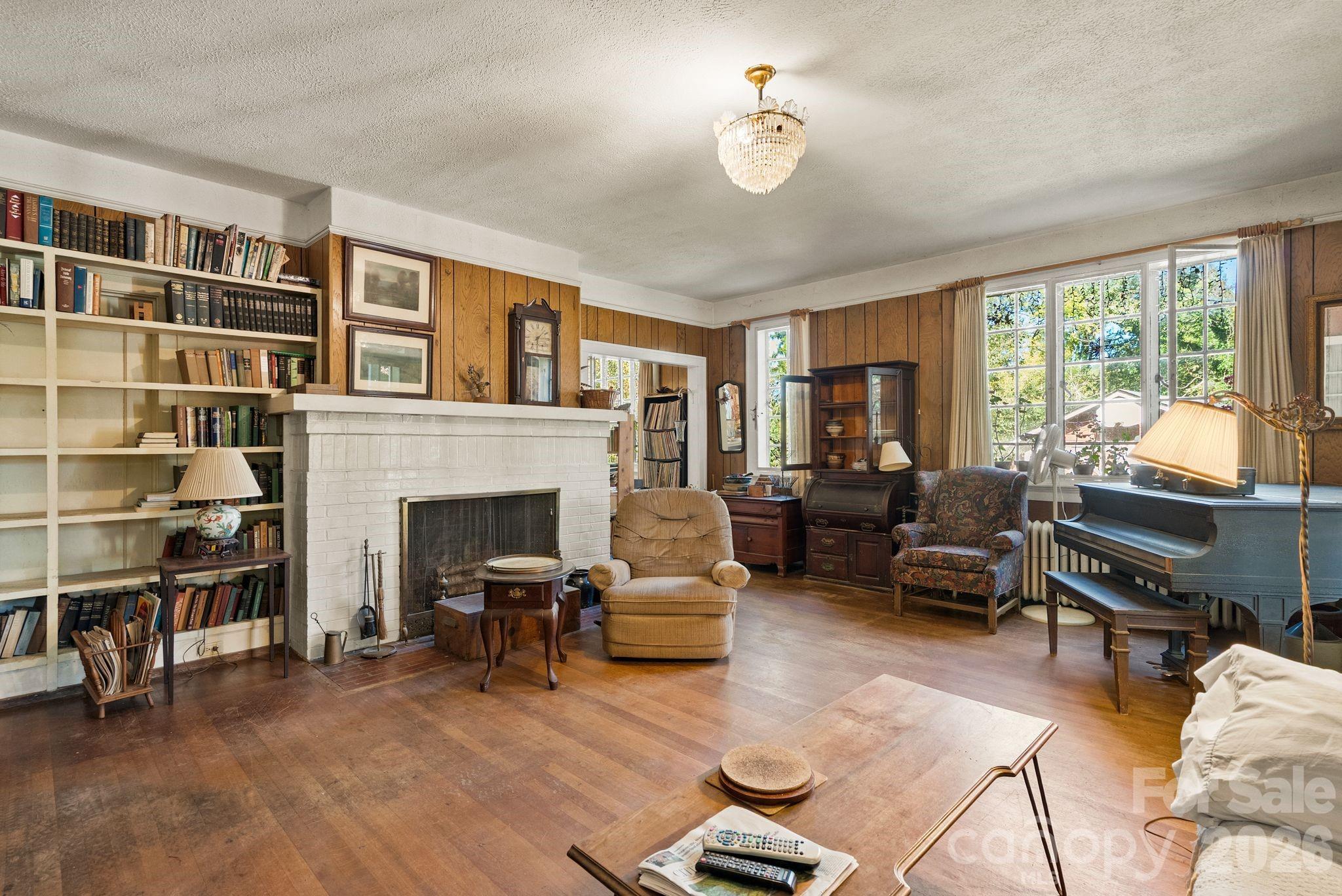 414 Beaucatcher Road — Asheville