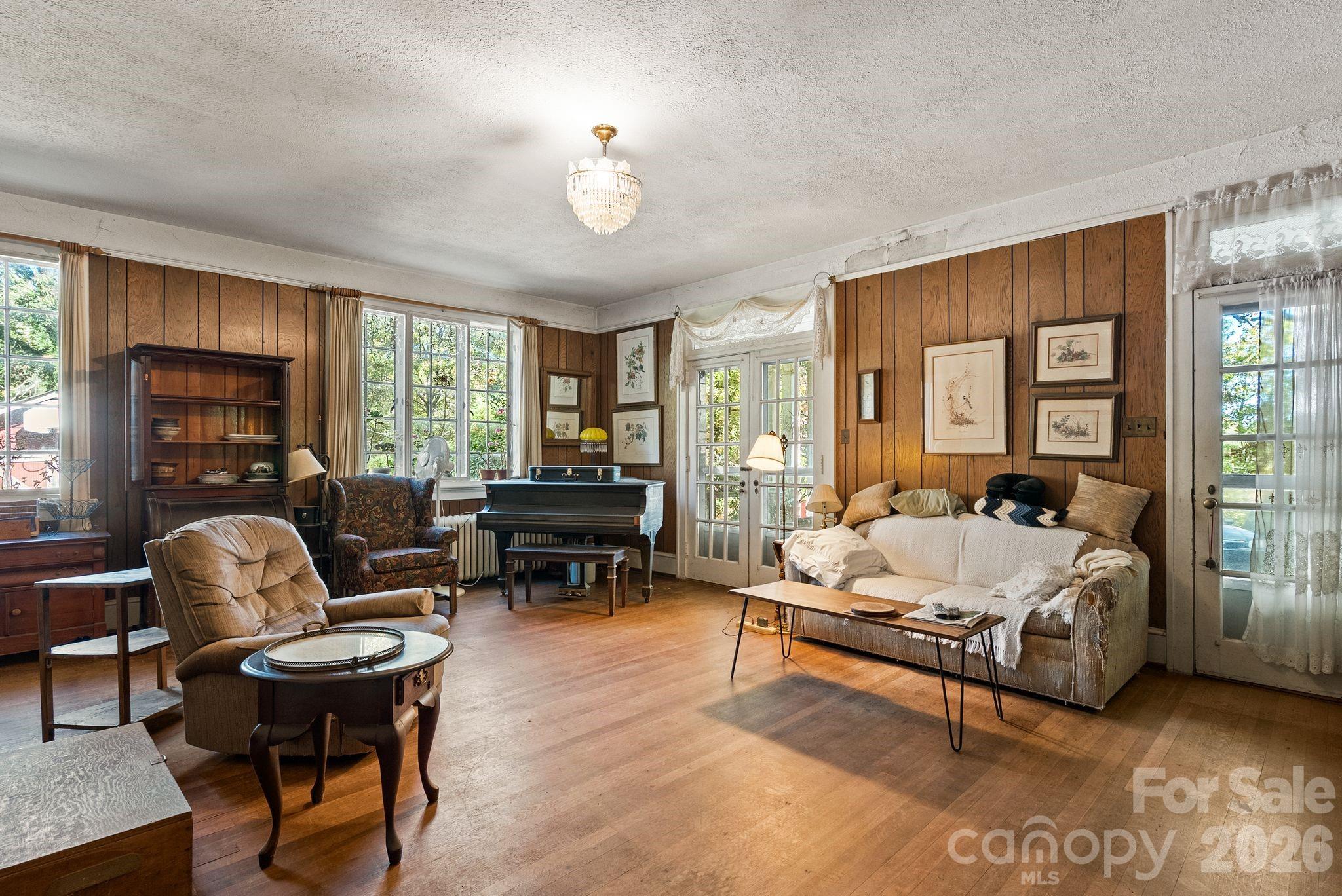 414 Beaucatcher Road — Asheville