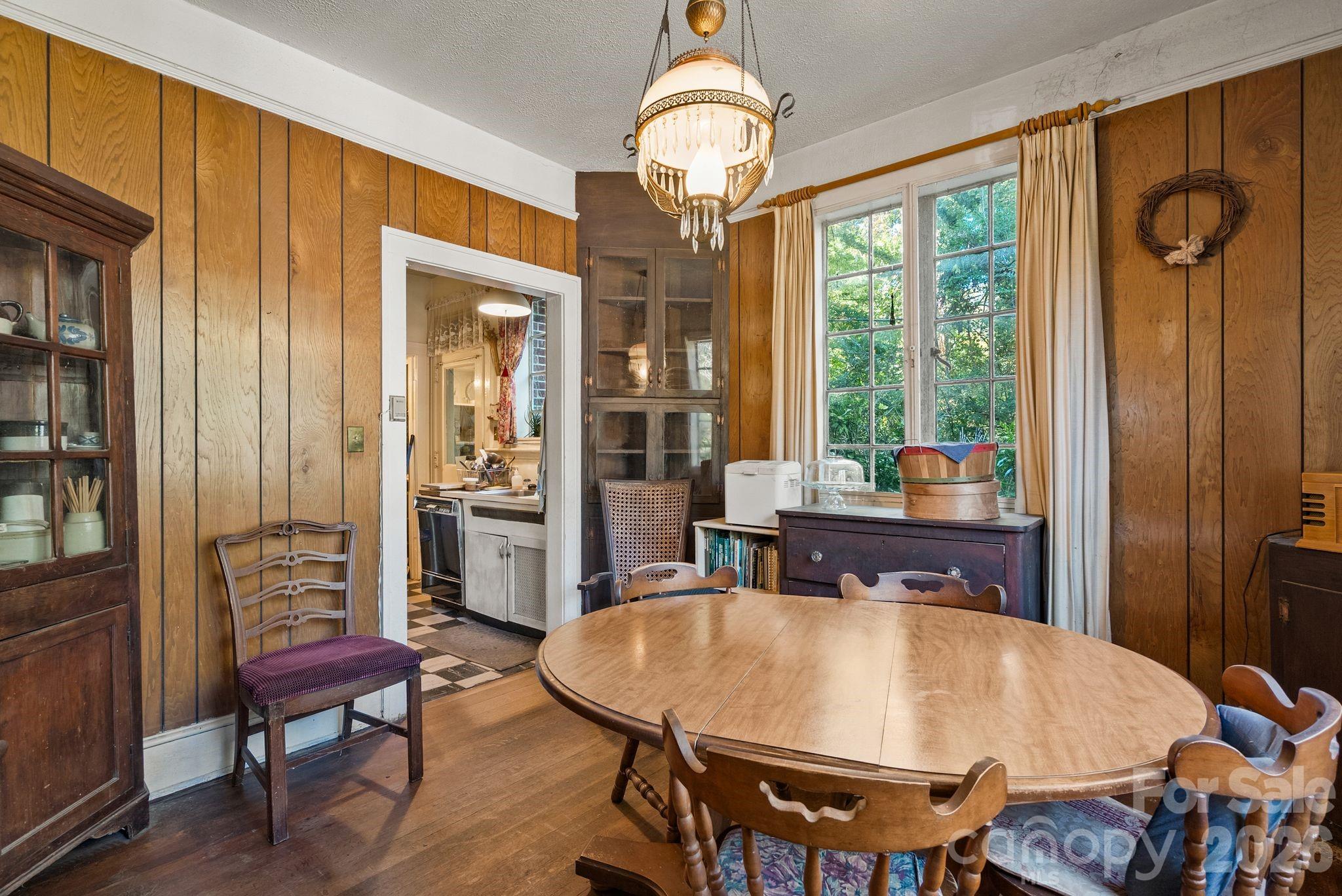 414 Beaucatcher Road — Asheville