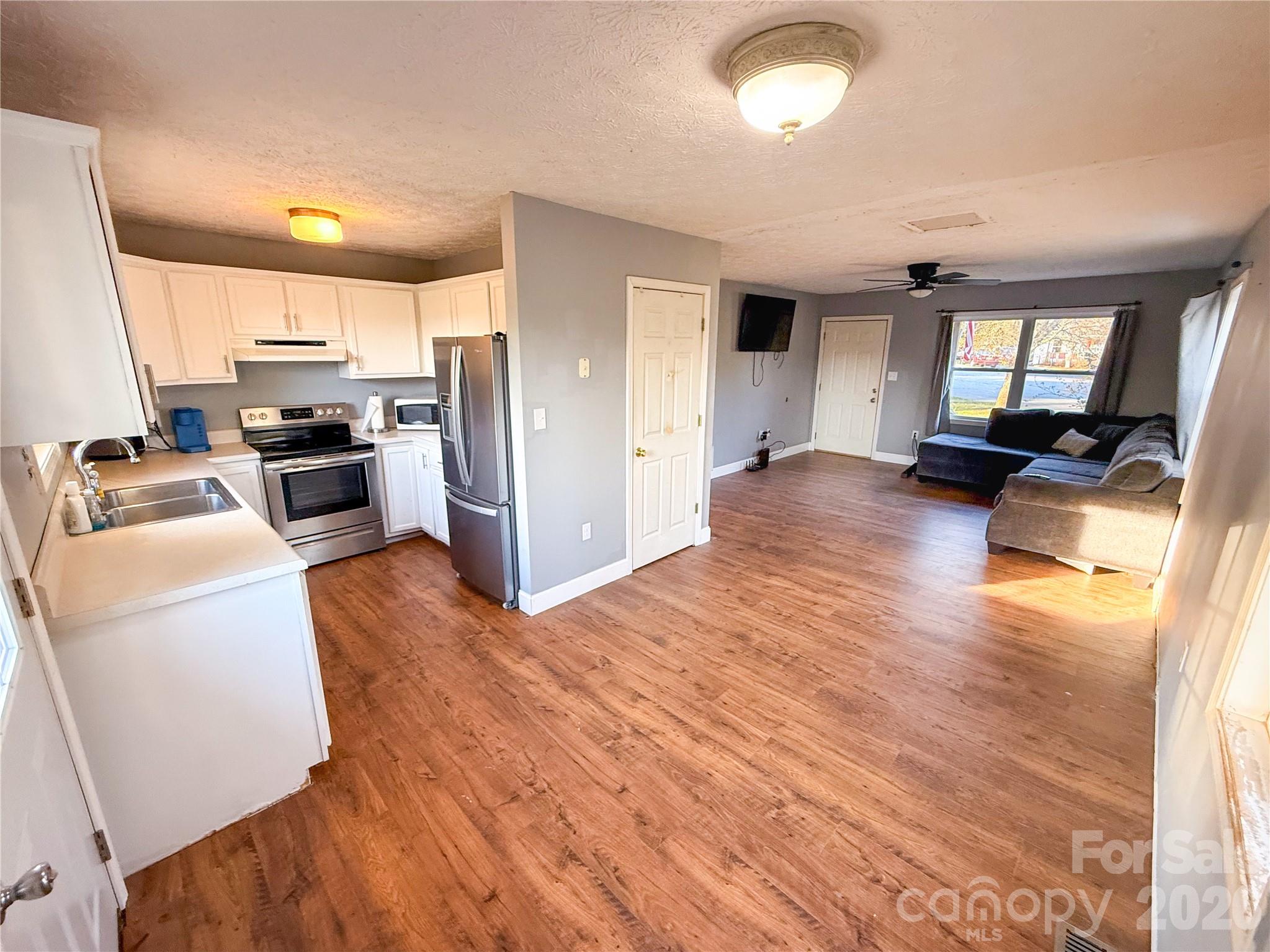 45 Pleasant Court — Flat Rock