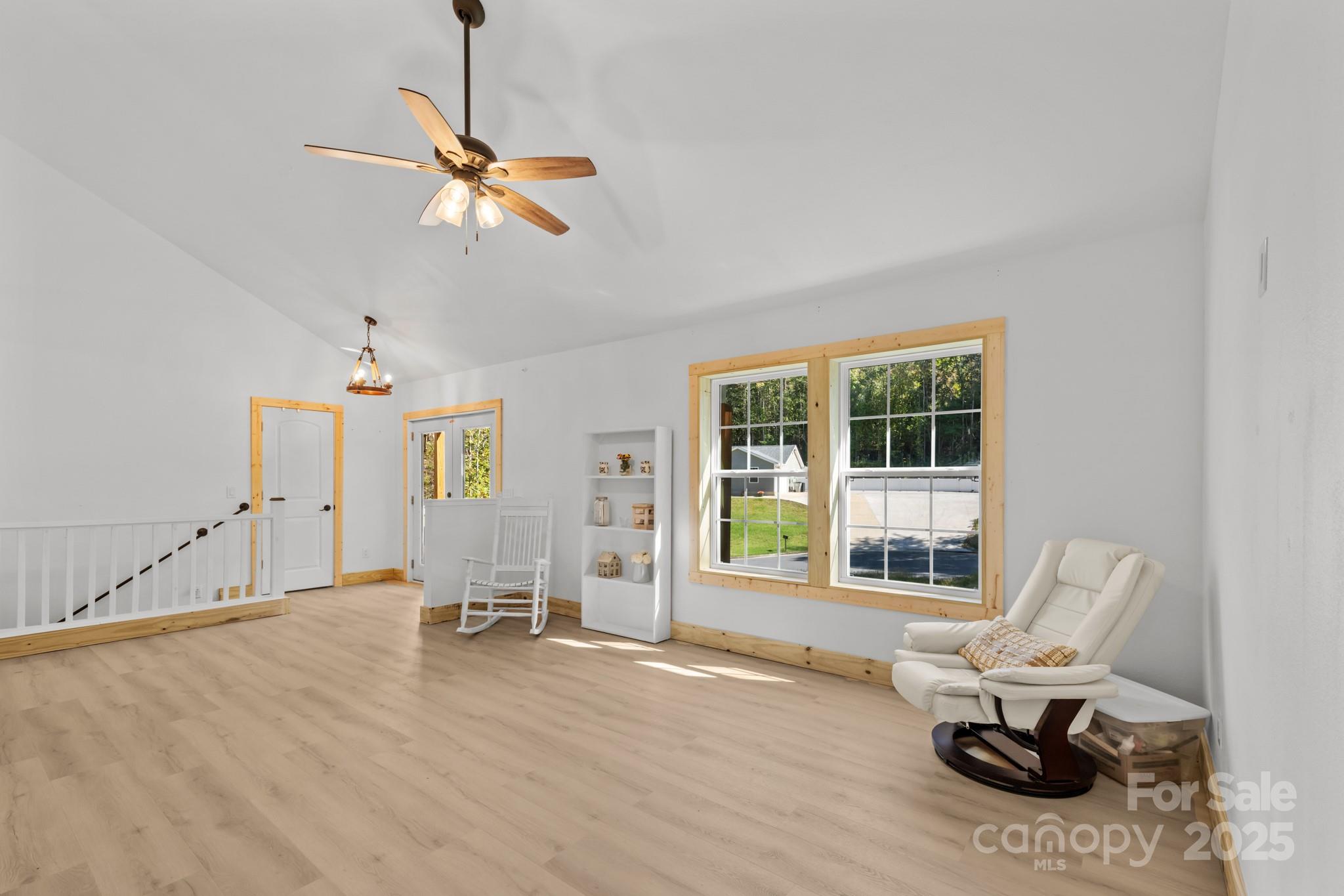 1036 Williamsburg Drive — Lenoir