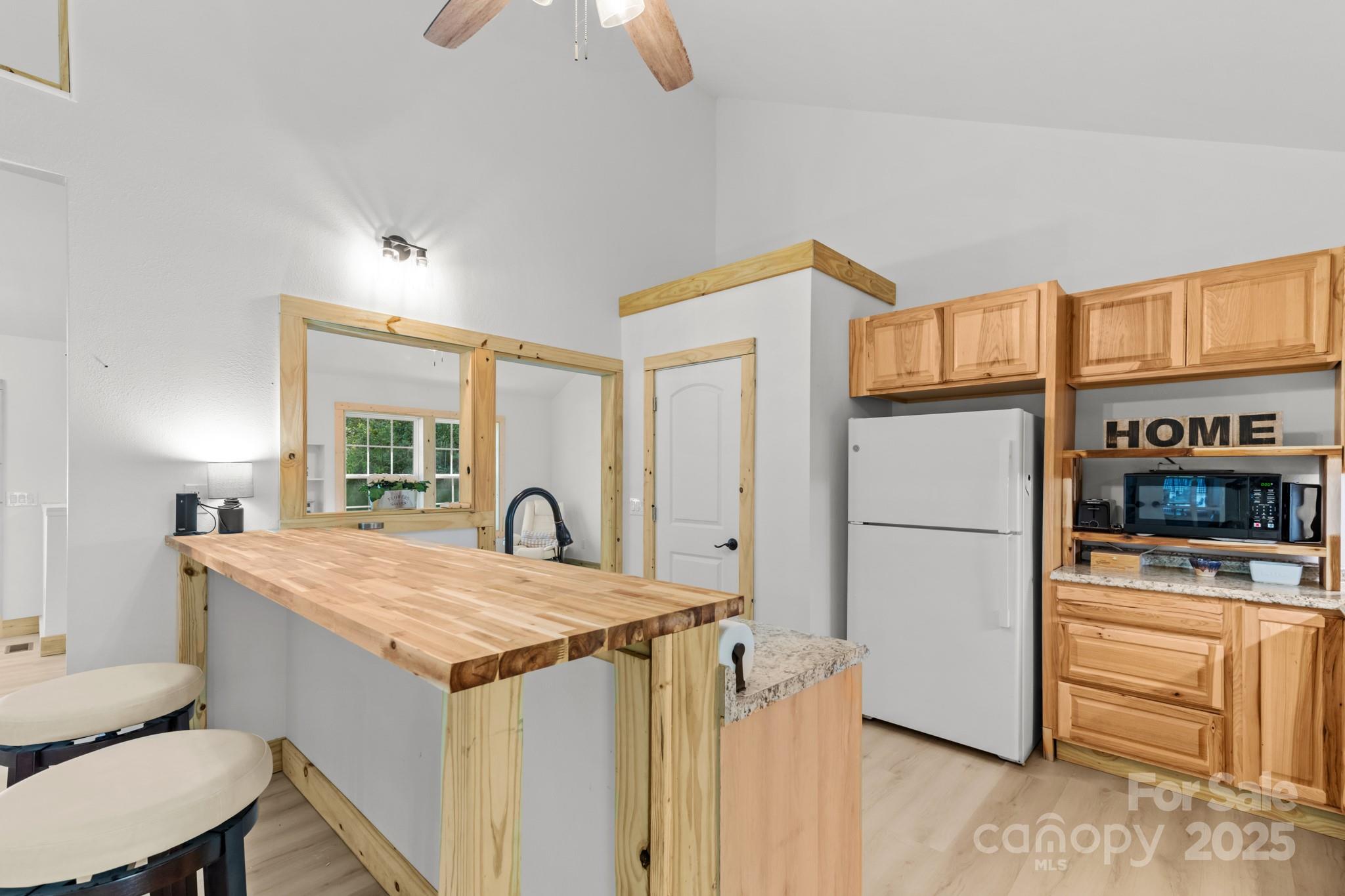 1036 Williamsburg Drive — Lenoir