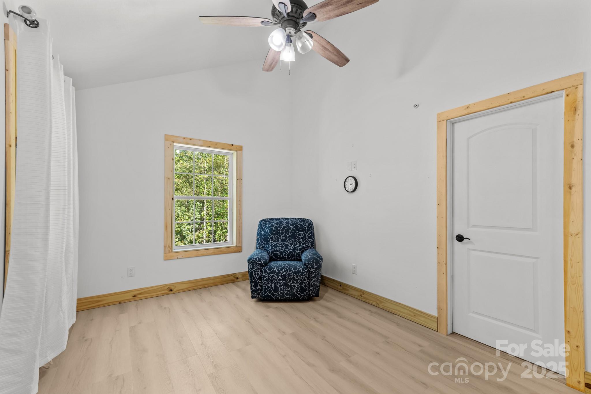 1036 Williamsburg Drive — Lenoir