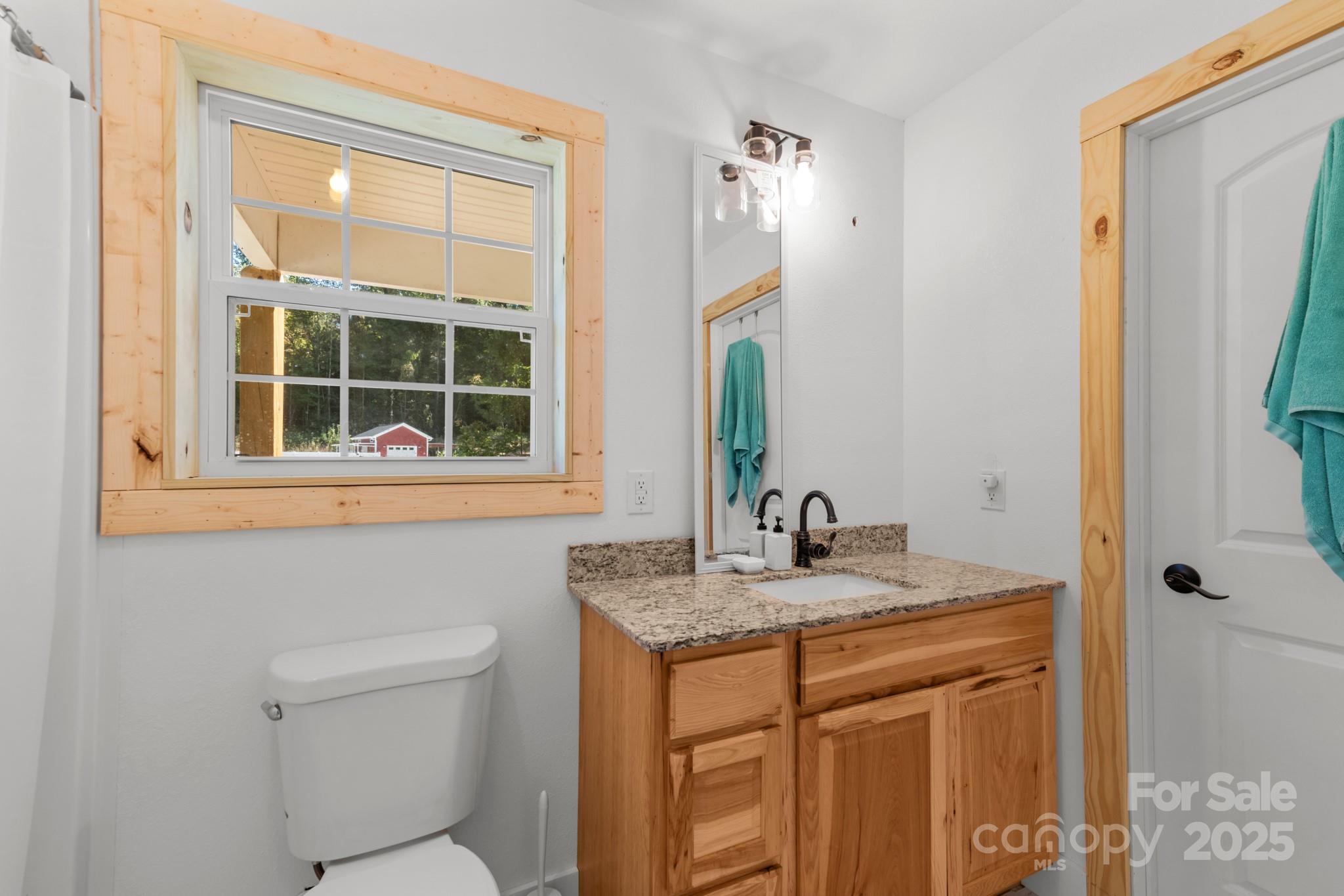 1036 Williamsburg Drive — Lenoir