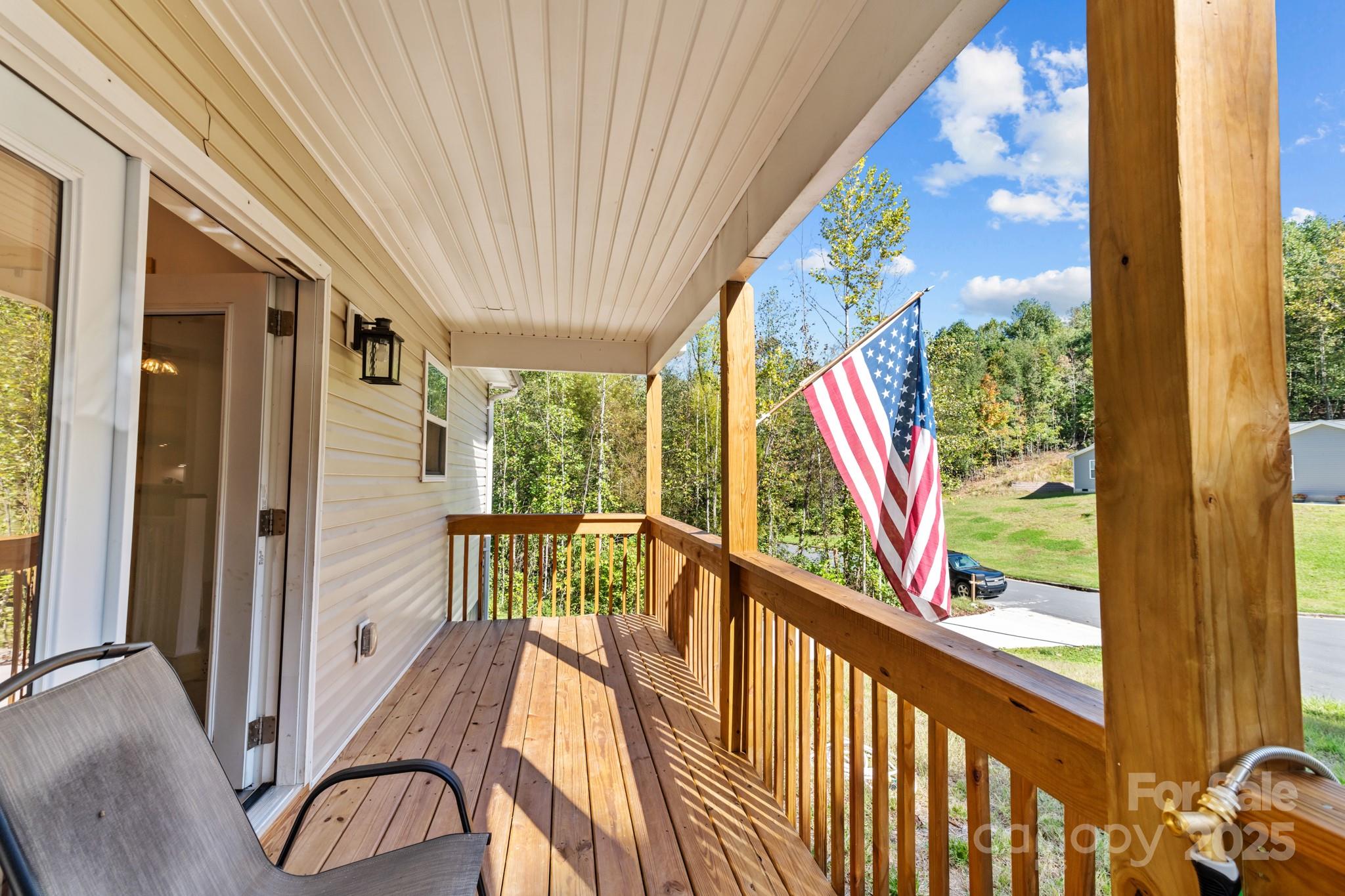 1036 Williamsburg Drive — Lenoir