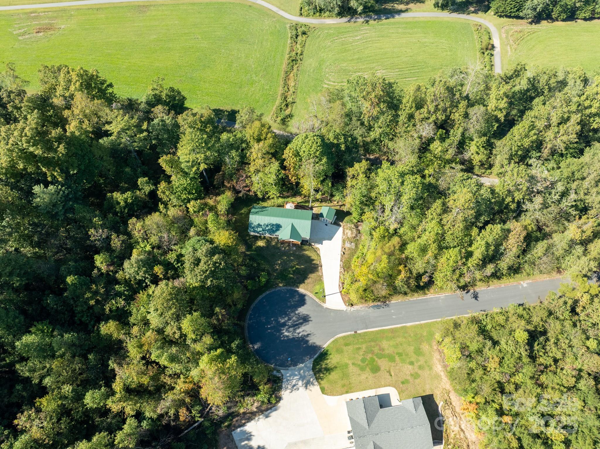 1036 Williamsburg Drive — Lenoir