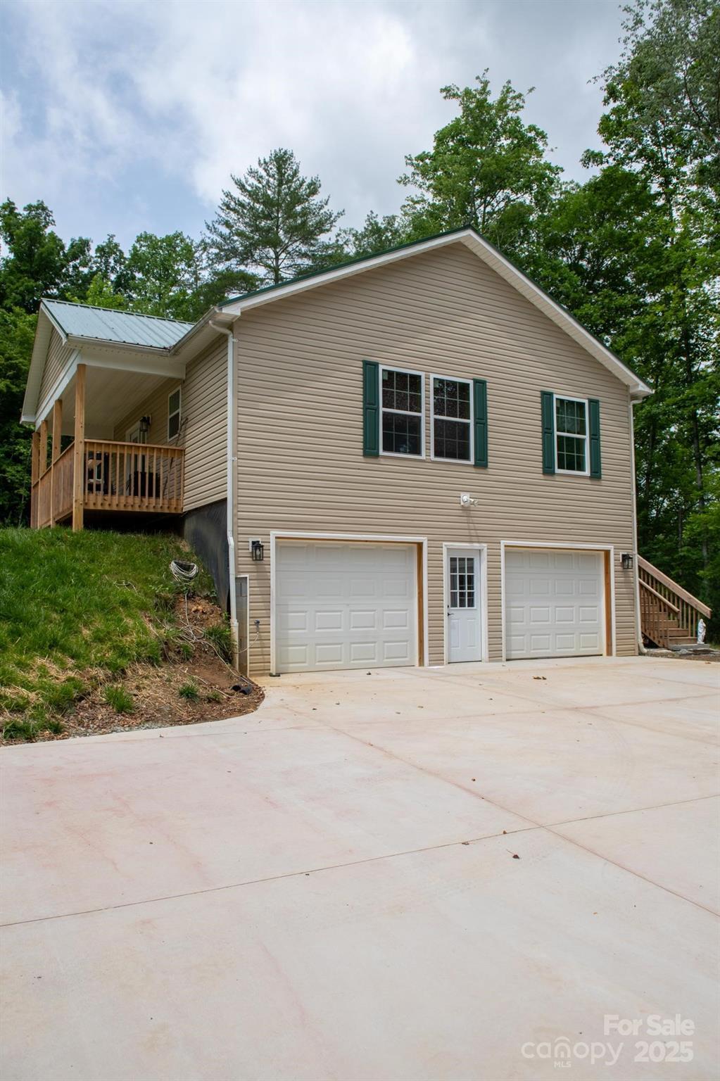 1036 Williamsburg Drive — Lenoir