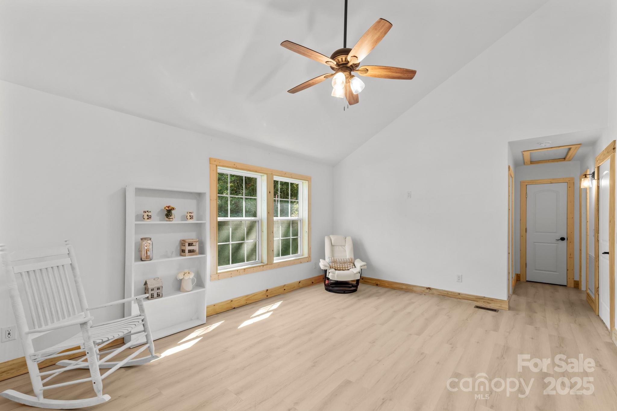 1036 Williamsburg Drive — Lenoir
