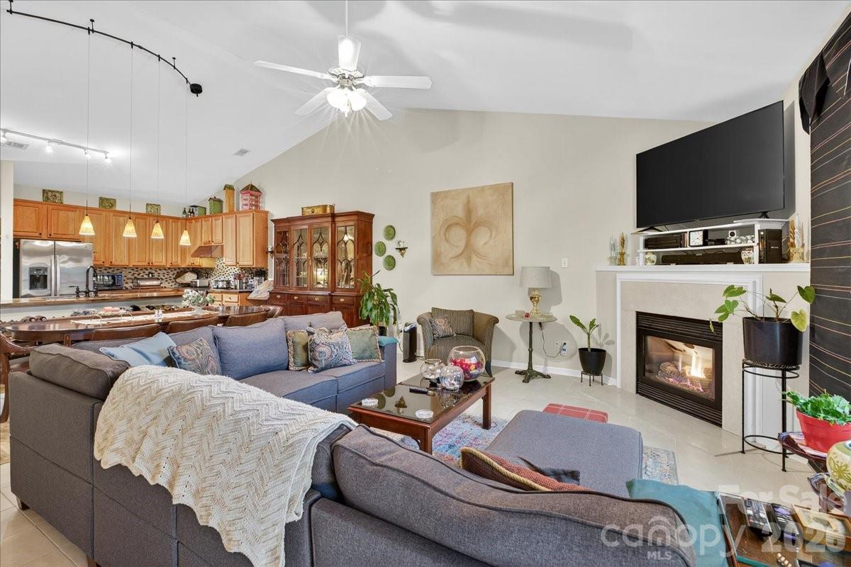 4412 Glenlea Commons Drive — Charlotte