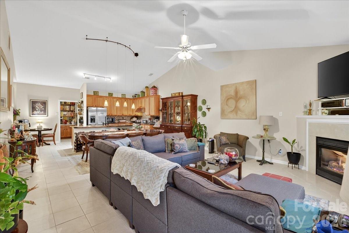 4412 Glenlea Commons Drive — Charlotte