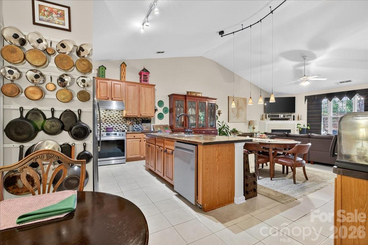 4412 Glenlea Commons Drive — Charlotte