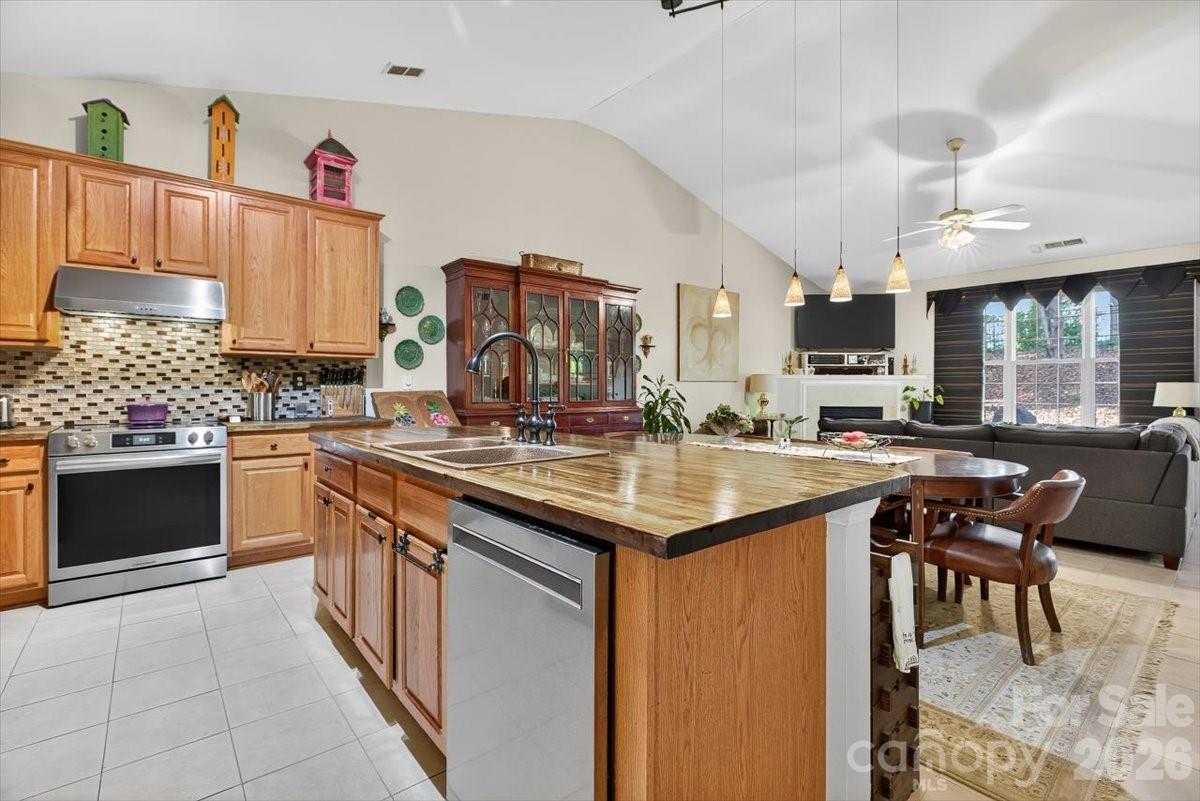 4412 Glenlea Commons Drive — Charlotte