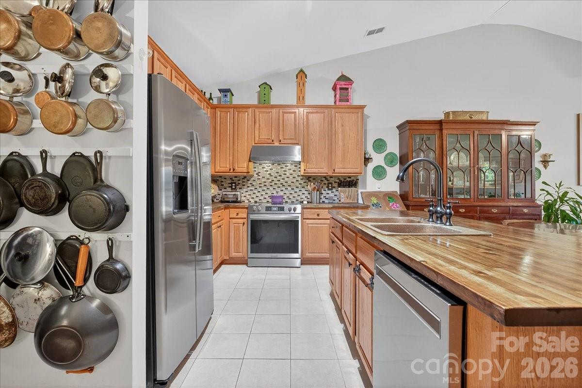 4412 Glenlea Commons Drive — Charlotte
