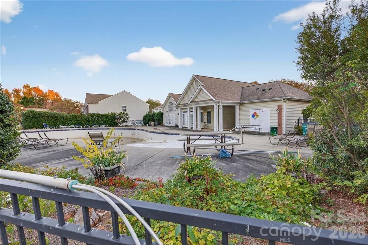 4412 Glenlea Commons Drive — Charlotte