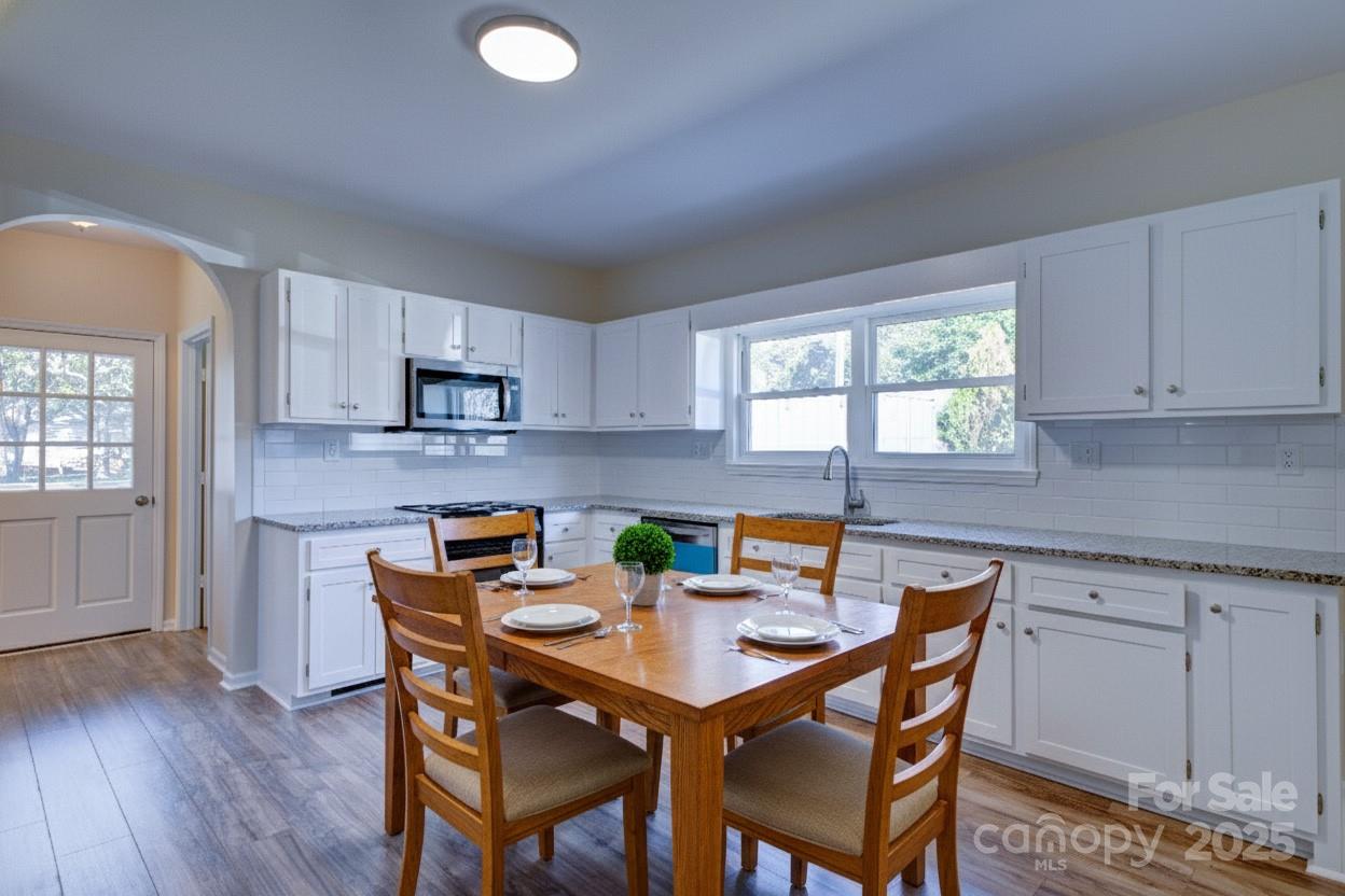 5909 Maple Street — Charlotte