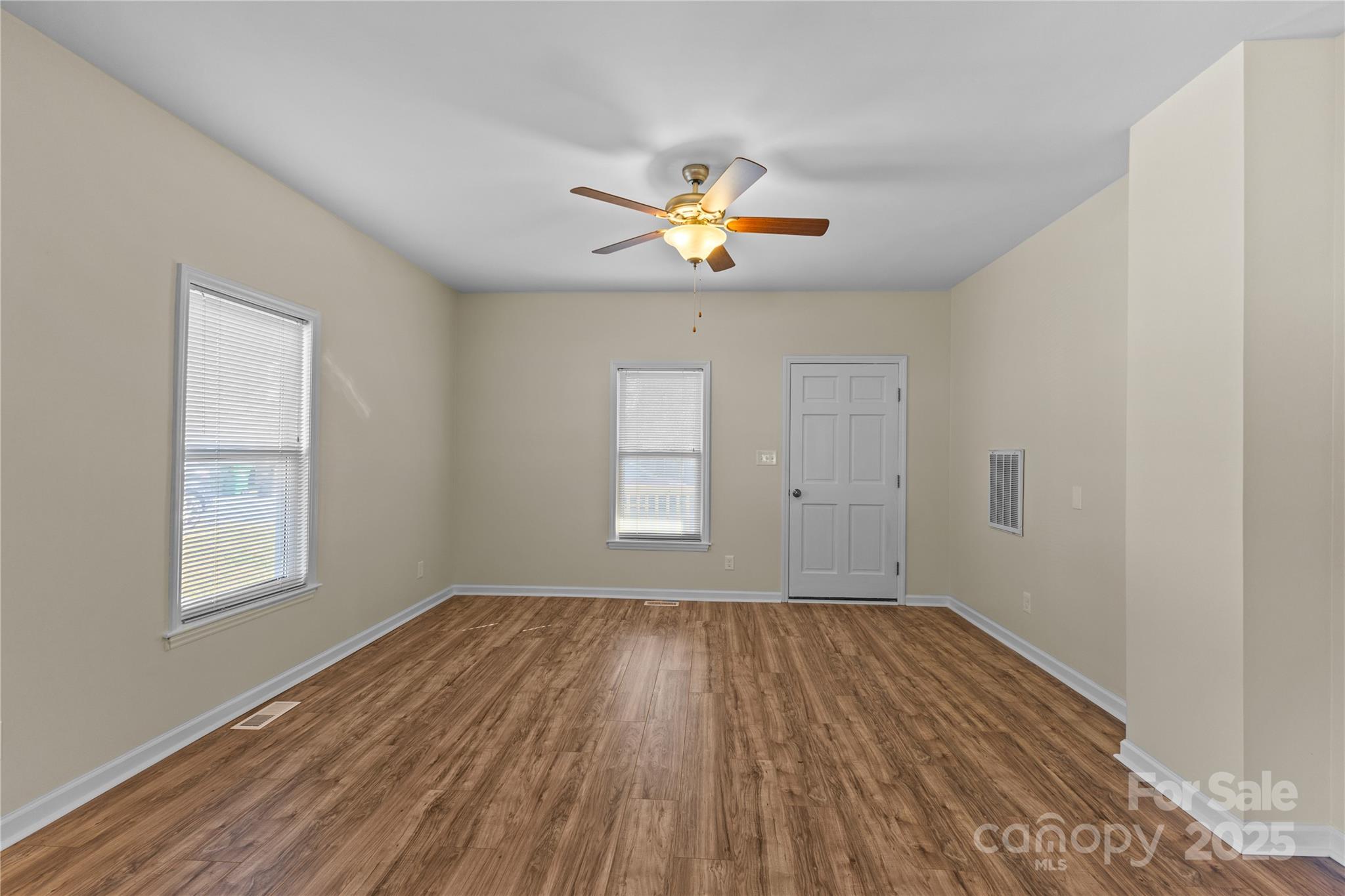 5909 Maple Street — Charlotte
