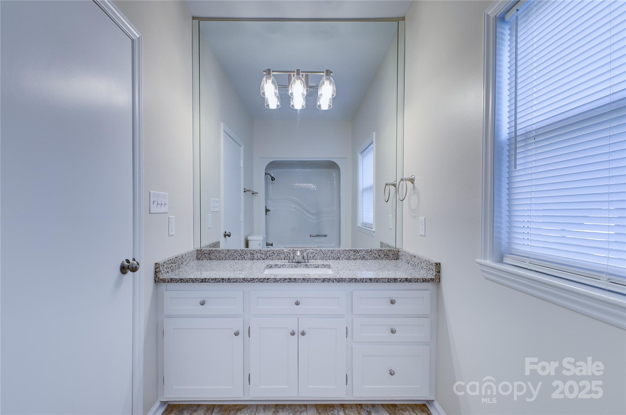 5909 Maple Street — Charlotte