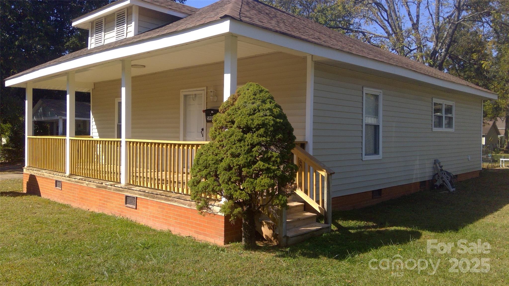 5909 Maple Street — Charlotte