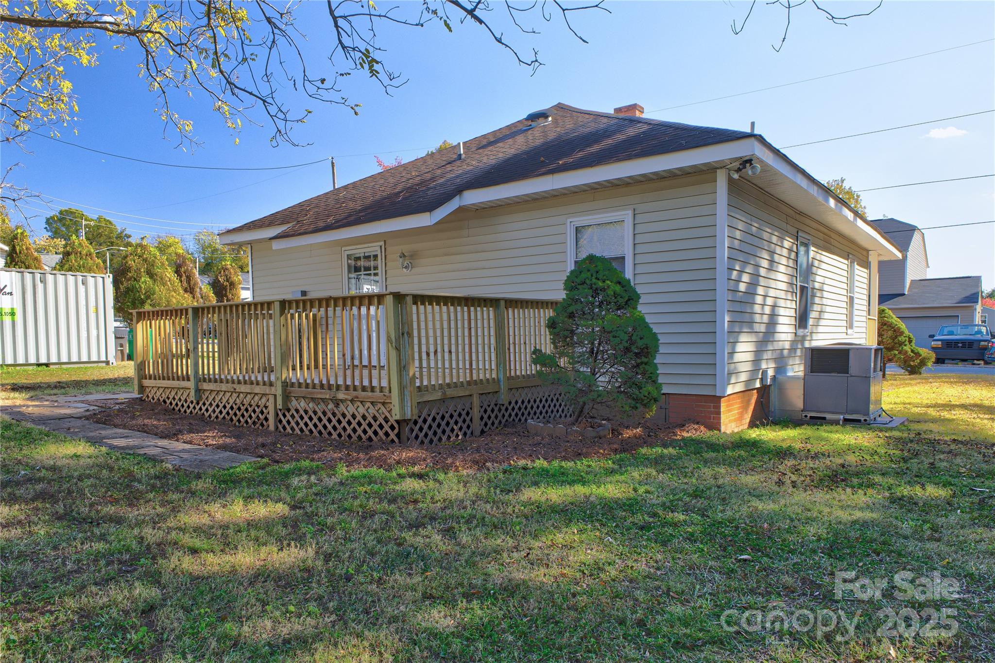 5909 Maple Street — Charlotte