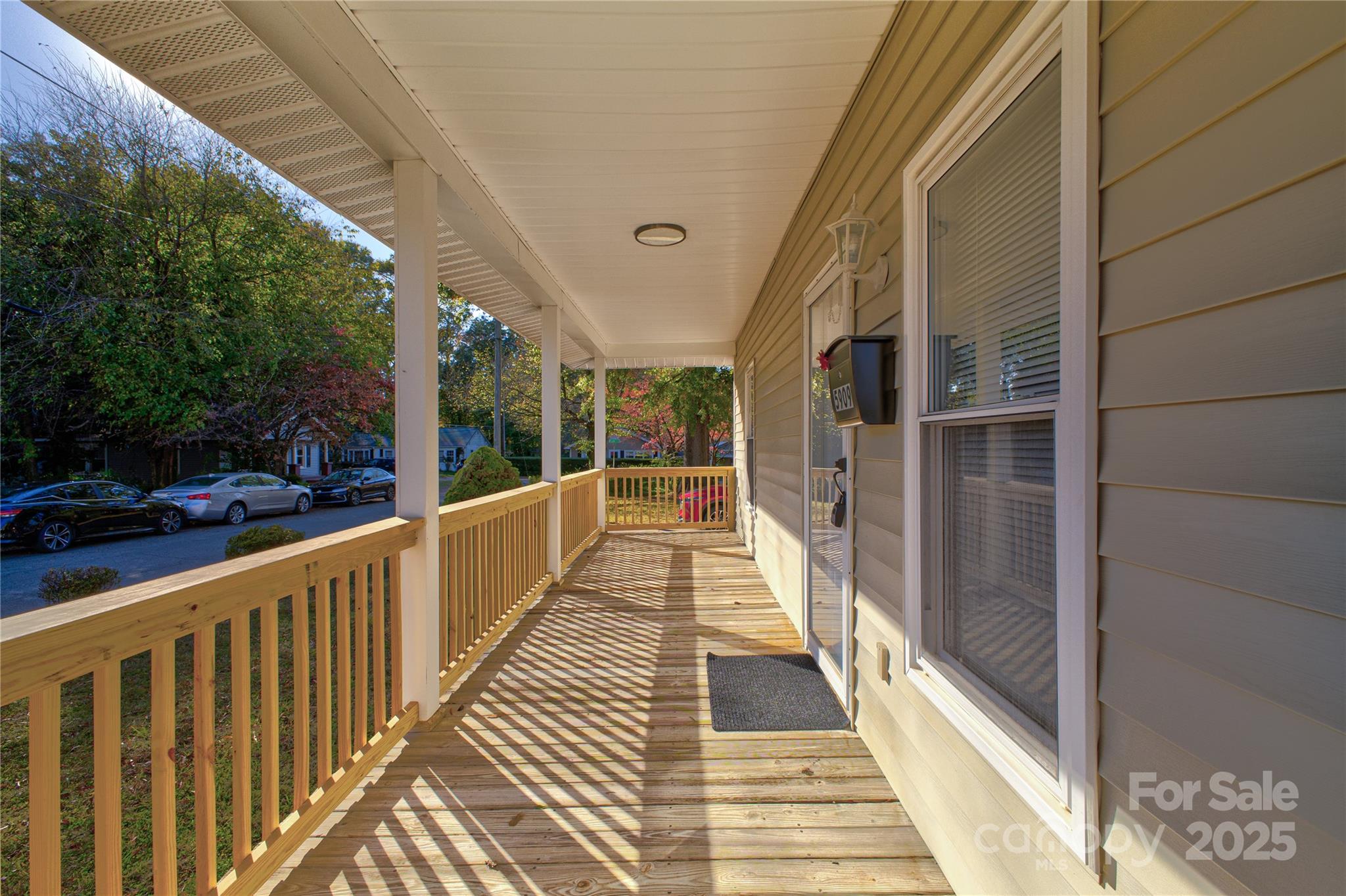 5909 Maple Street — Charlotte