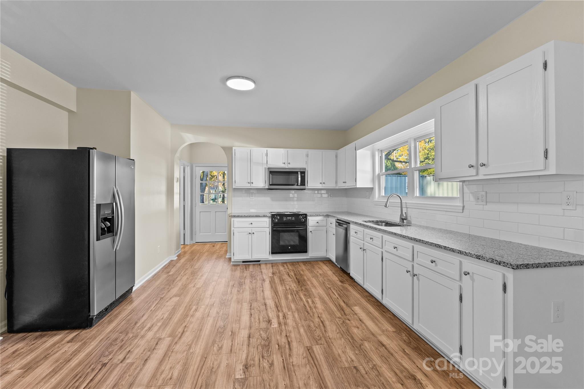 5909 Maple Street — Charlotte