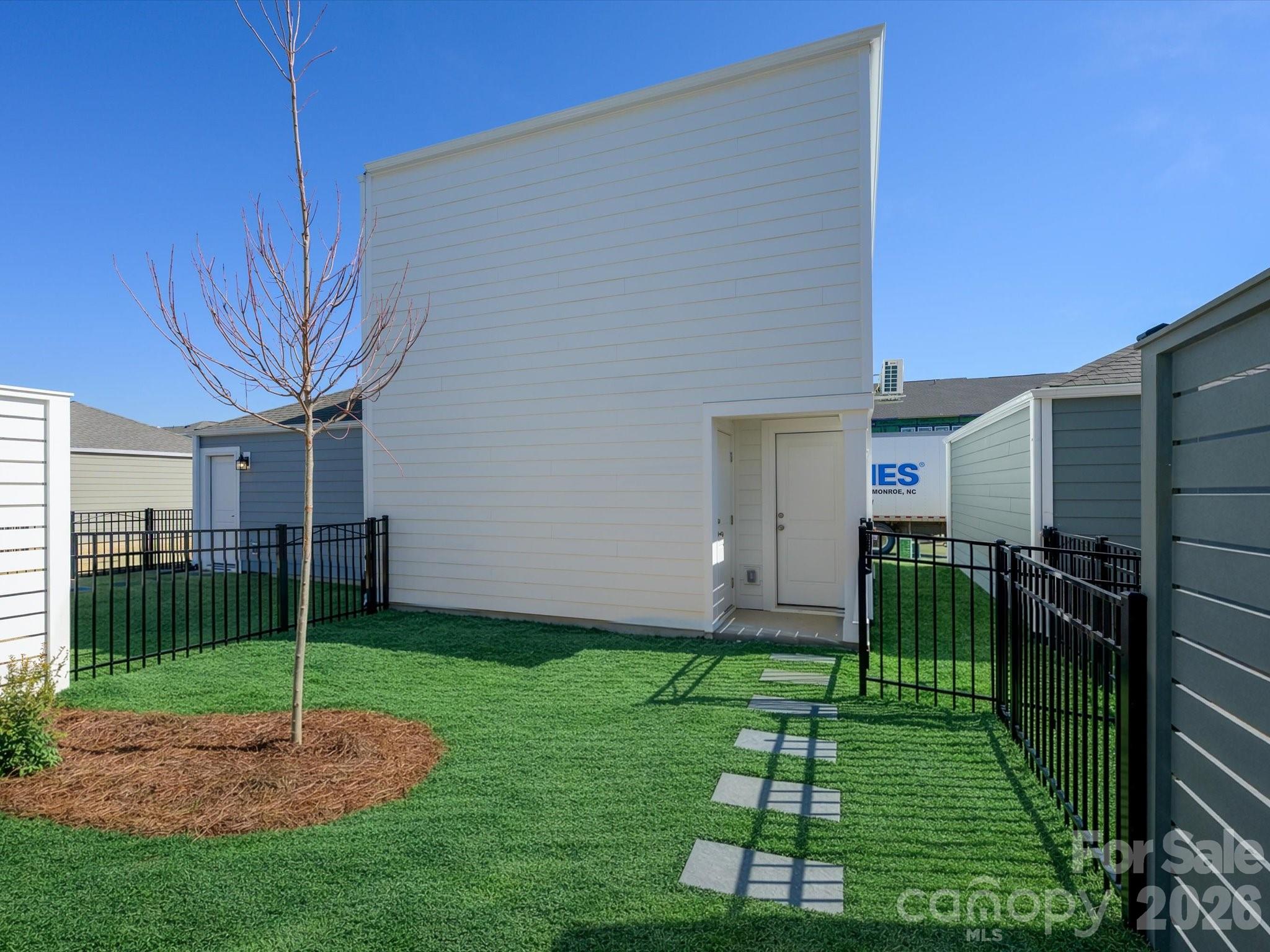 10132 Mamillion Drive — Huntersville