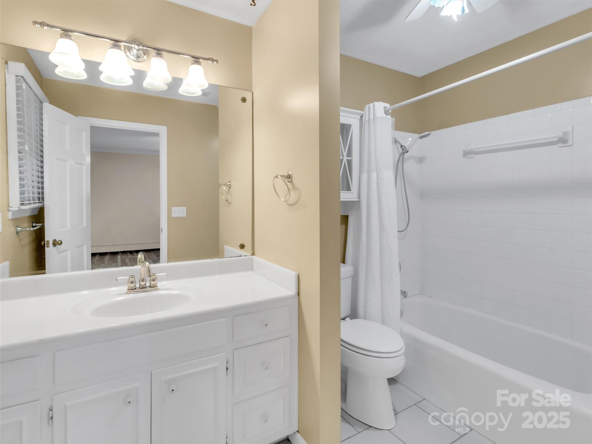 930 Scenic Circle — Waynesville