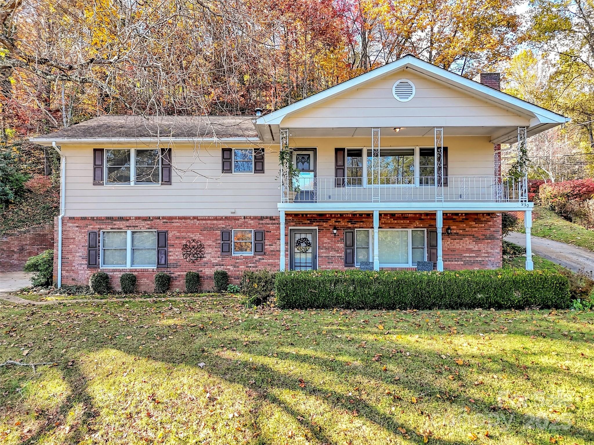 930 Scenic Circle — Waynesville