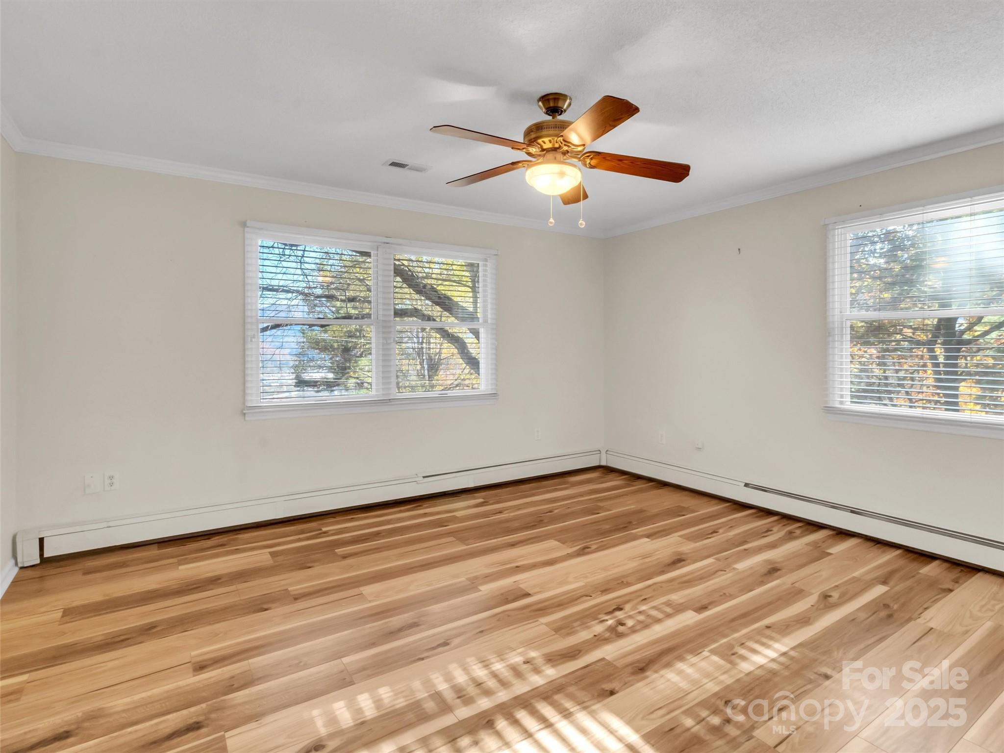 930 Scenic Circle — Waynesville