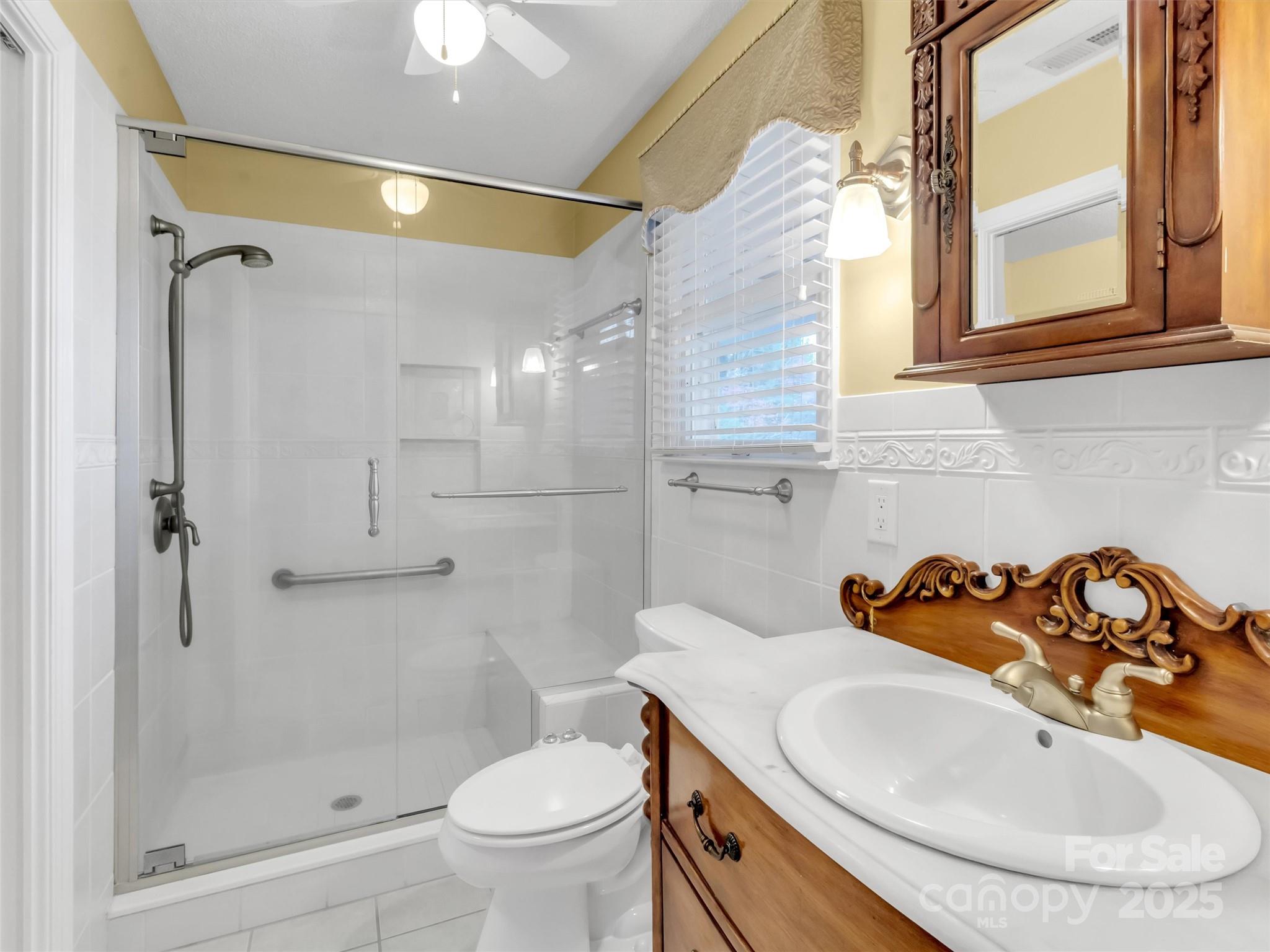 930 Scenic Circle — Waynesville