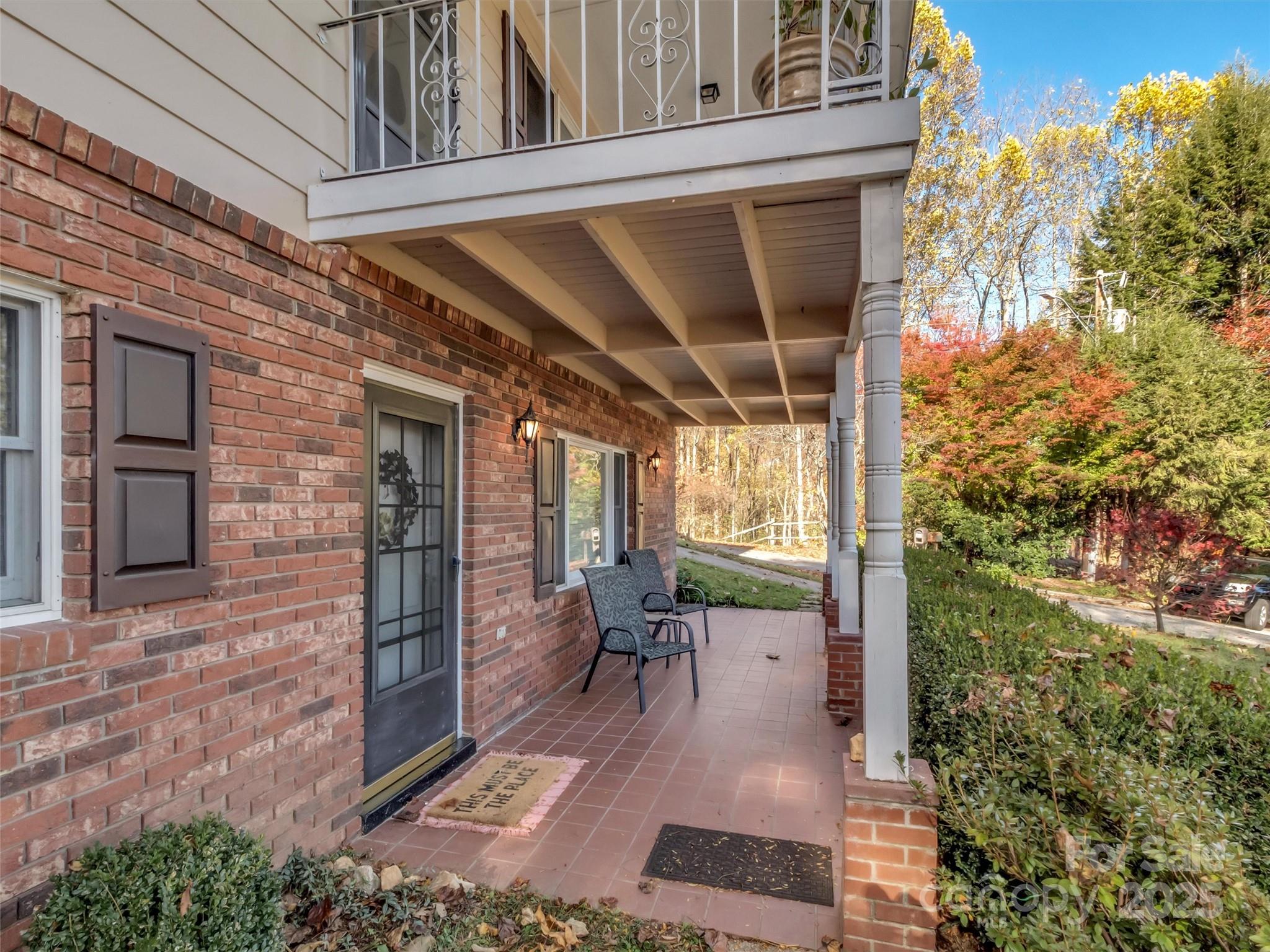 930 Scenic Circle — Waynesville