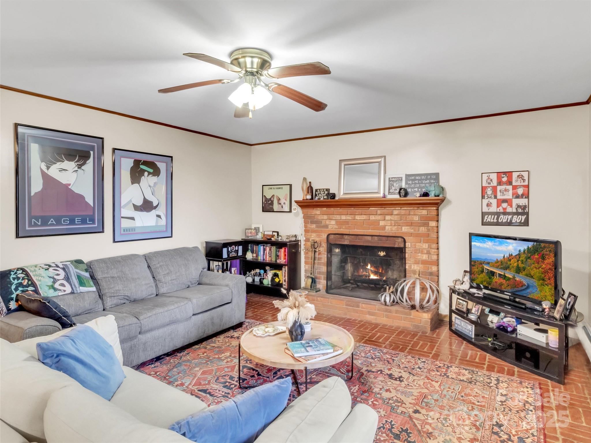 930 Scenic Circle — Waynesville