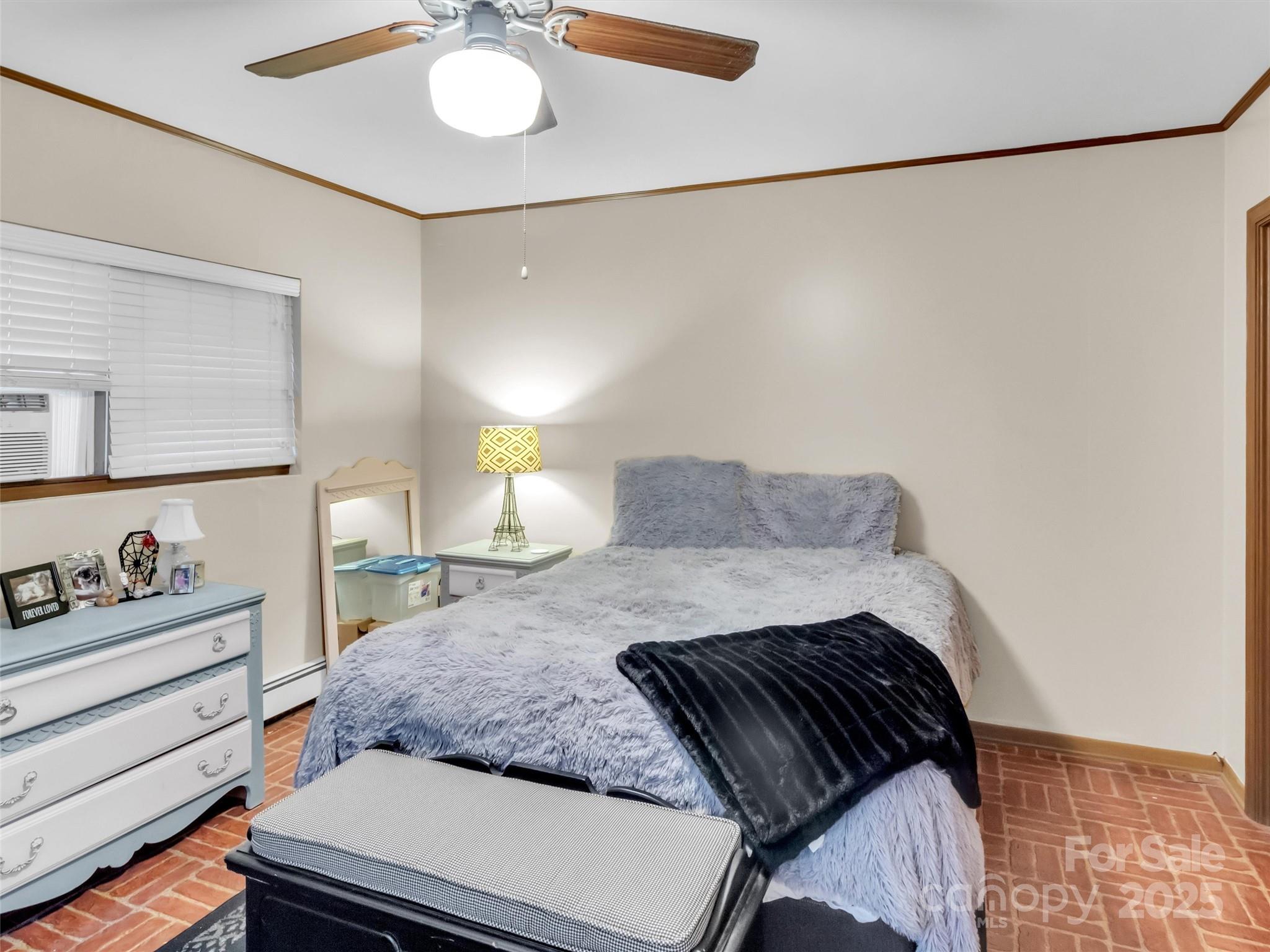 930 Scenic Circle — Waynesville