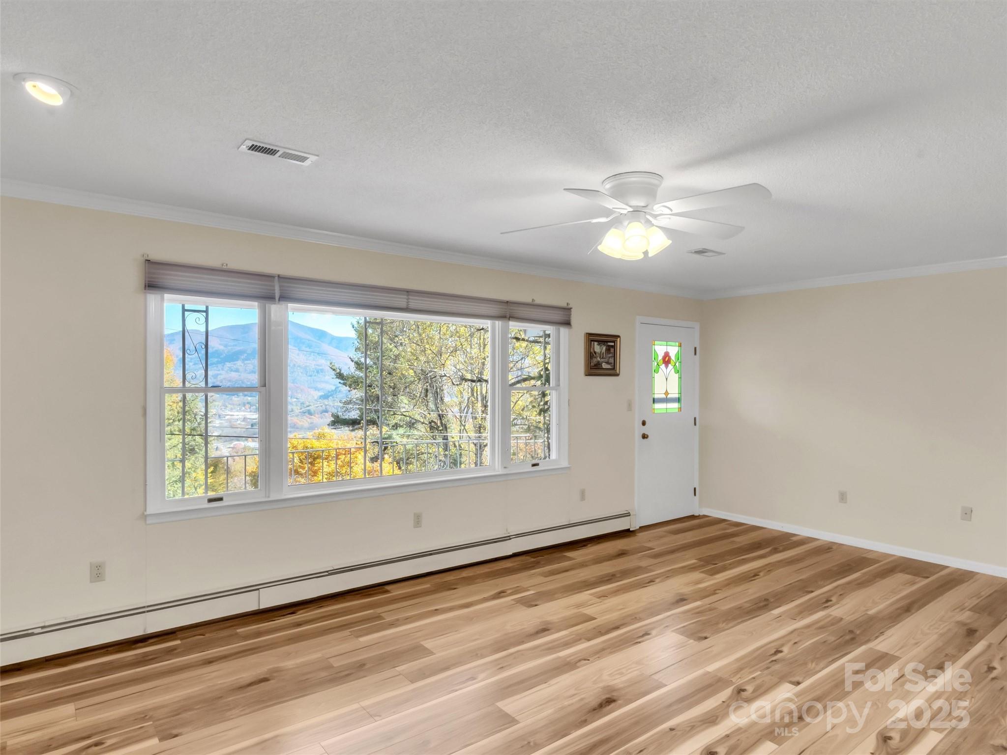 930 Scenic Circle — Waynesville