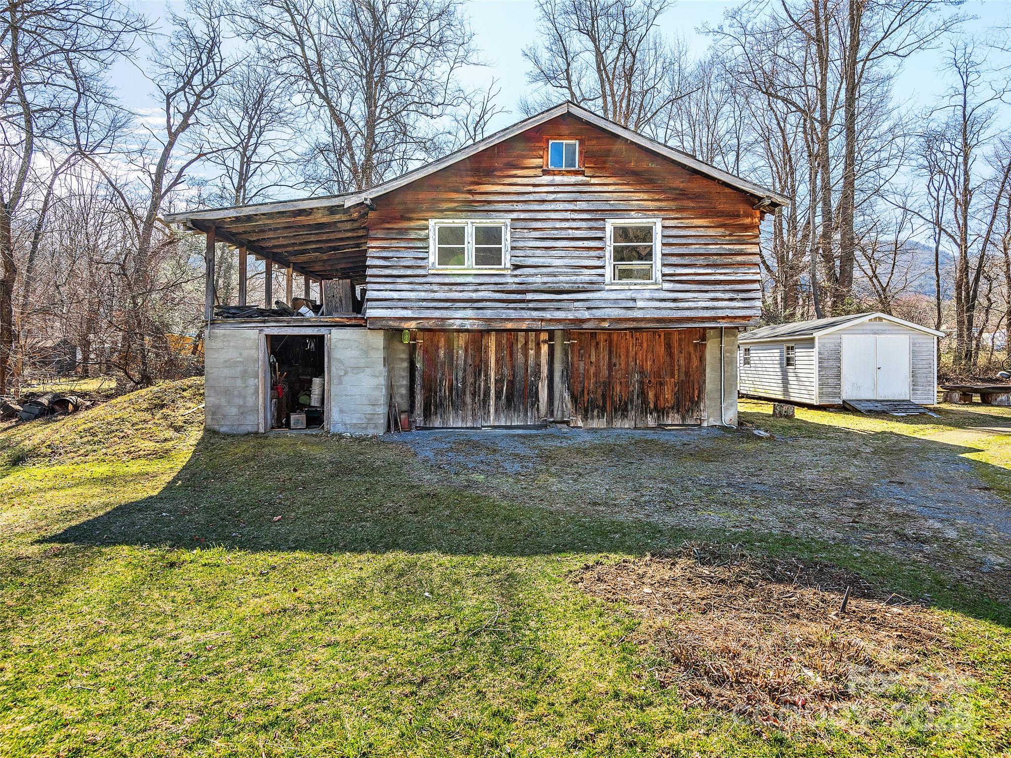 74 Badd Lane — Maggie Valley
