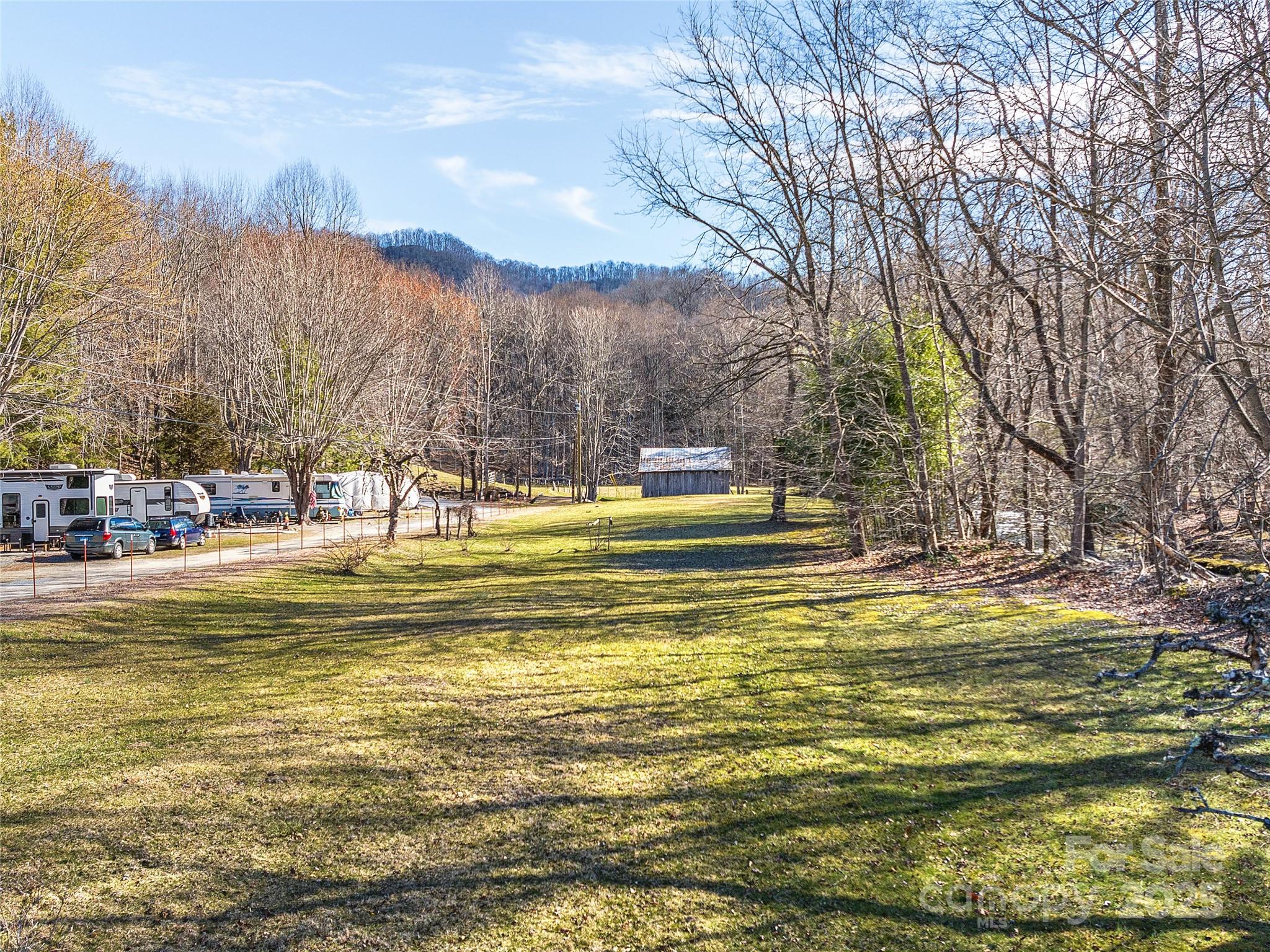 74 Badd Lane — Maggie Valley