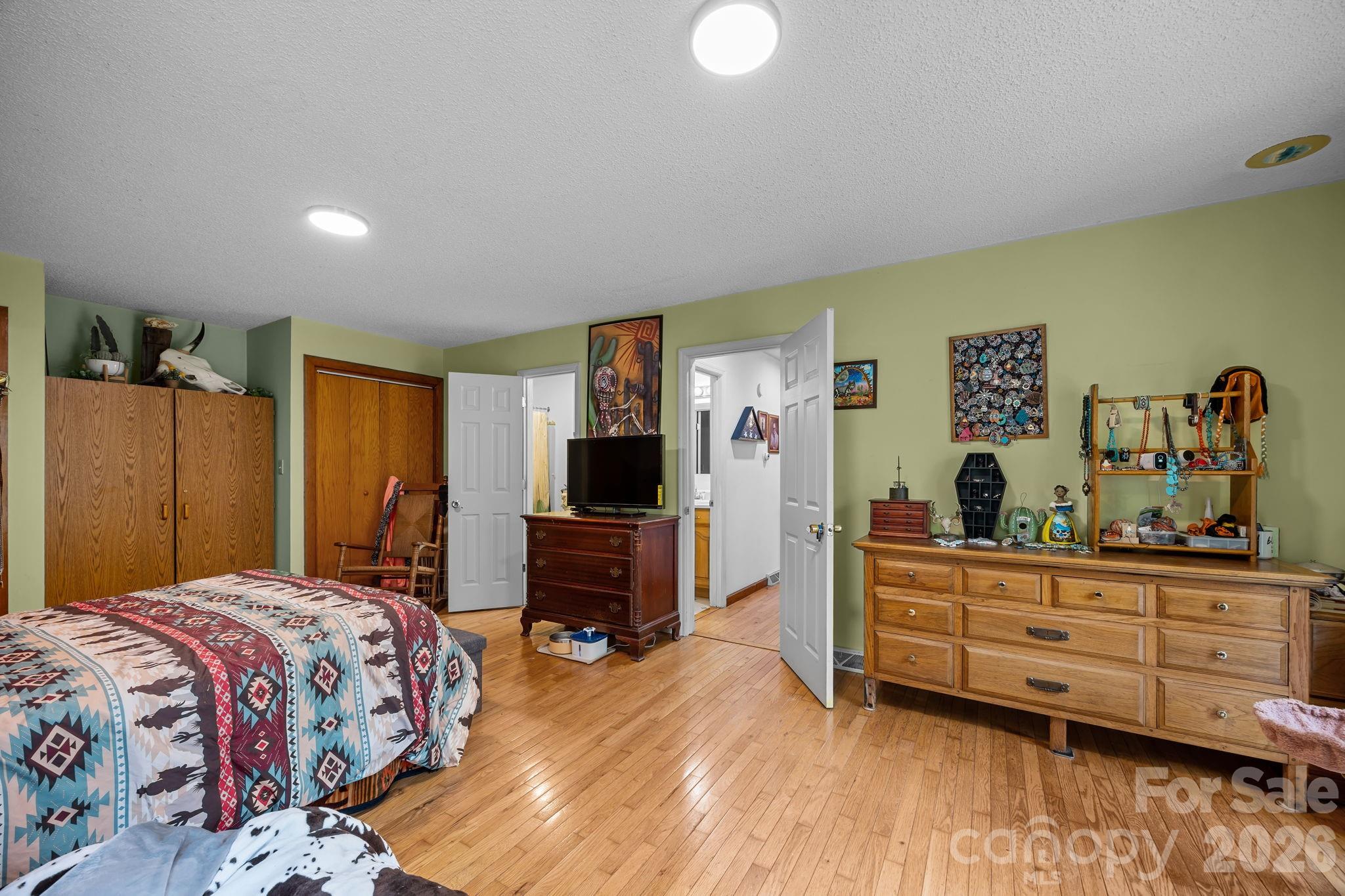 3114 New Leicester Highway — Leicester