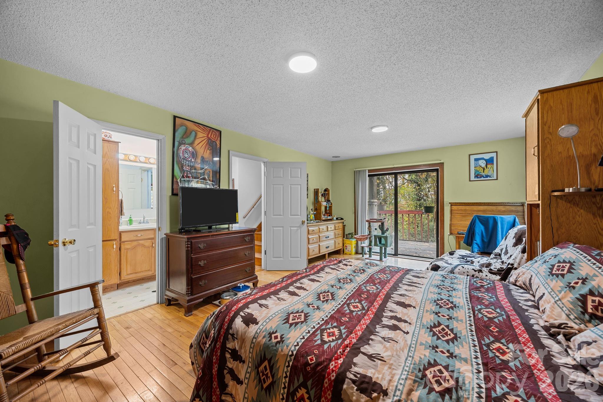3114 New Leicester Highway — Leicester