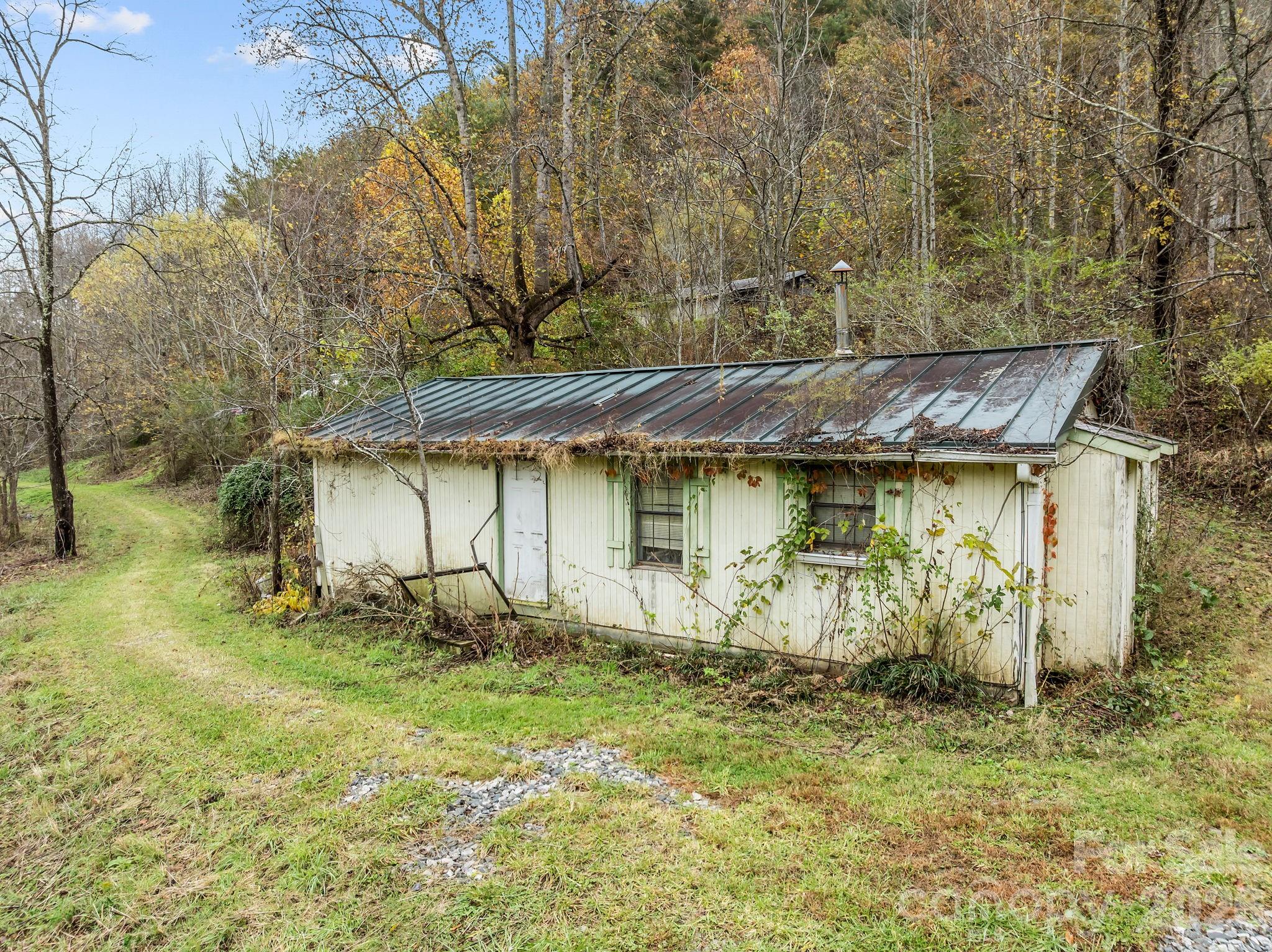3114 New Leicester Highway — Leicester