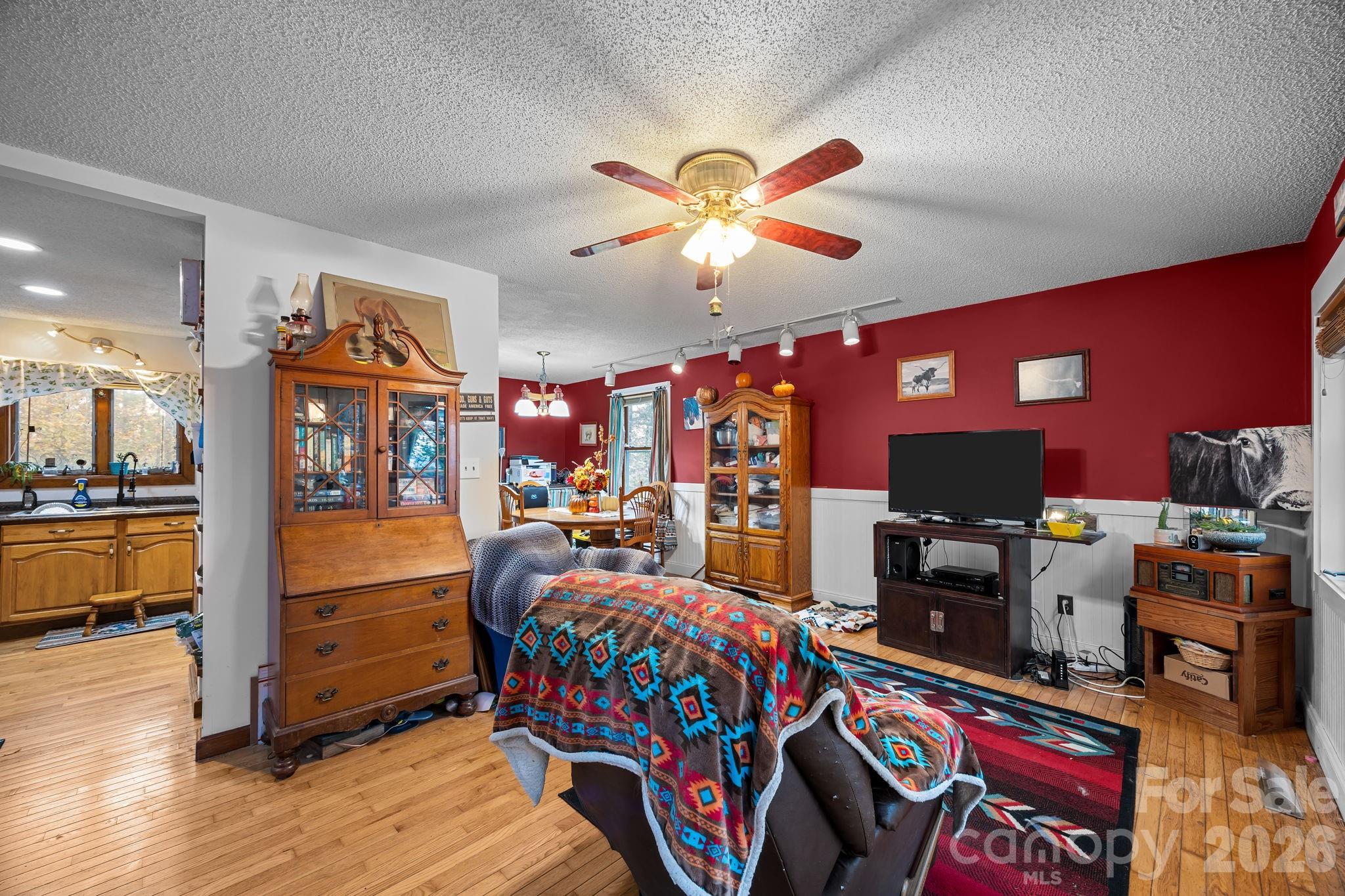 3114 New Leicester Highway — Leicester