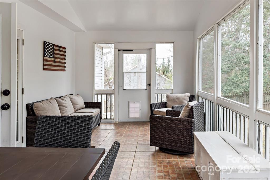 2691 Laurel Pointe Drive — Morganton