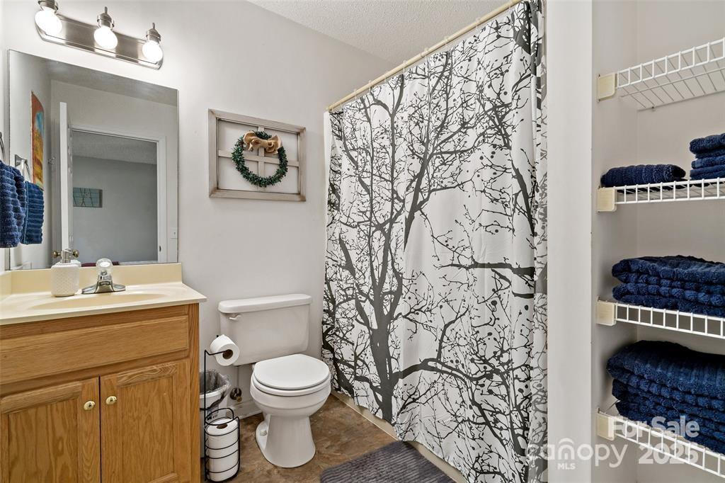2691 Laurel Pointe Drive — Morganton