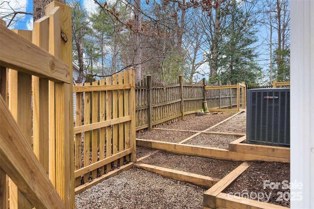 2691 Laurel Pointe Drive — Morganton